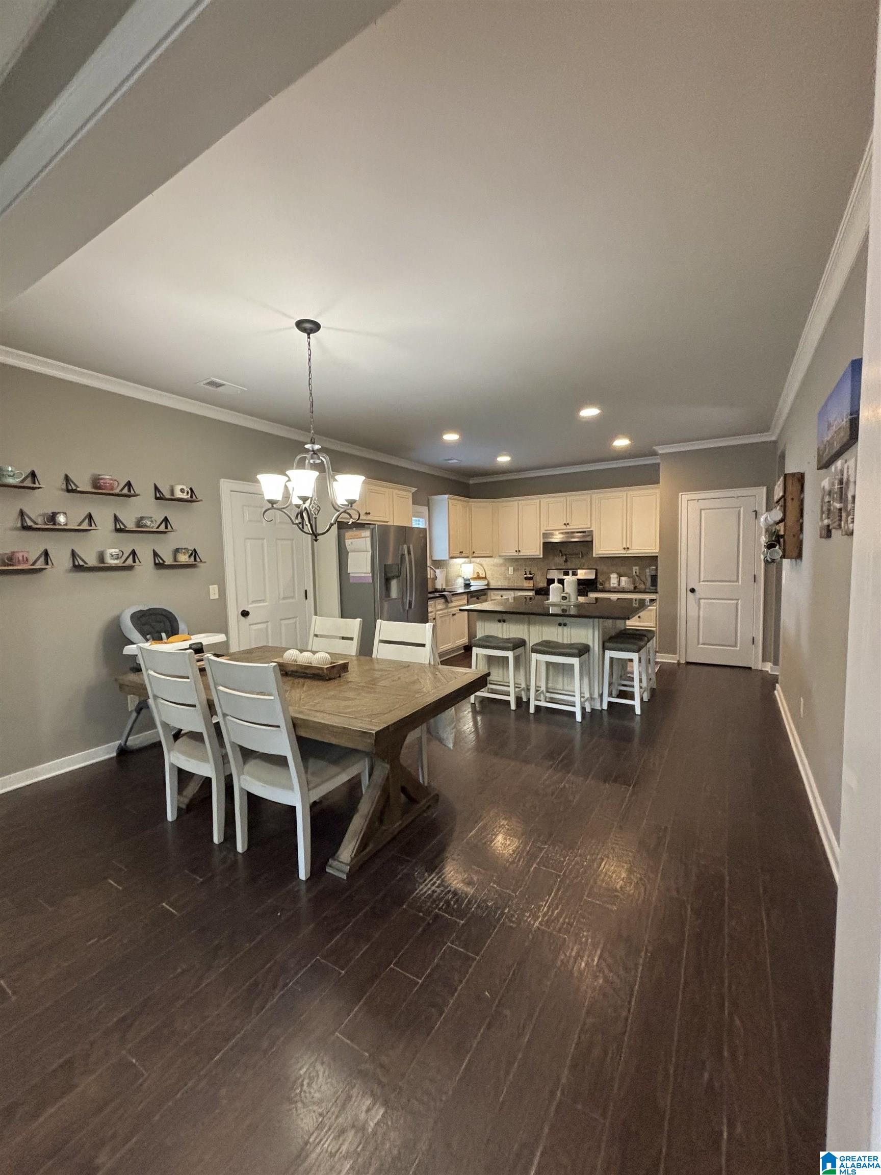 483 LAKE WAY