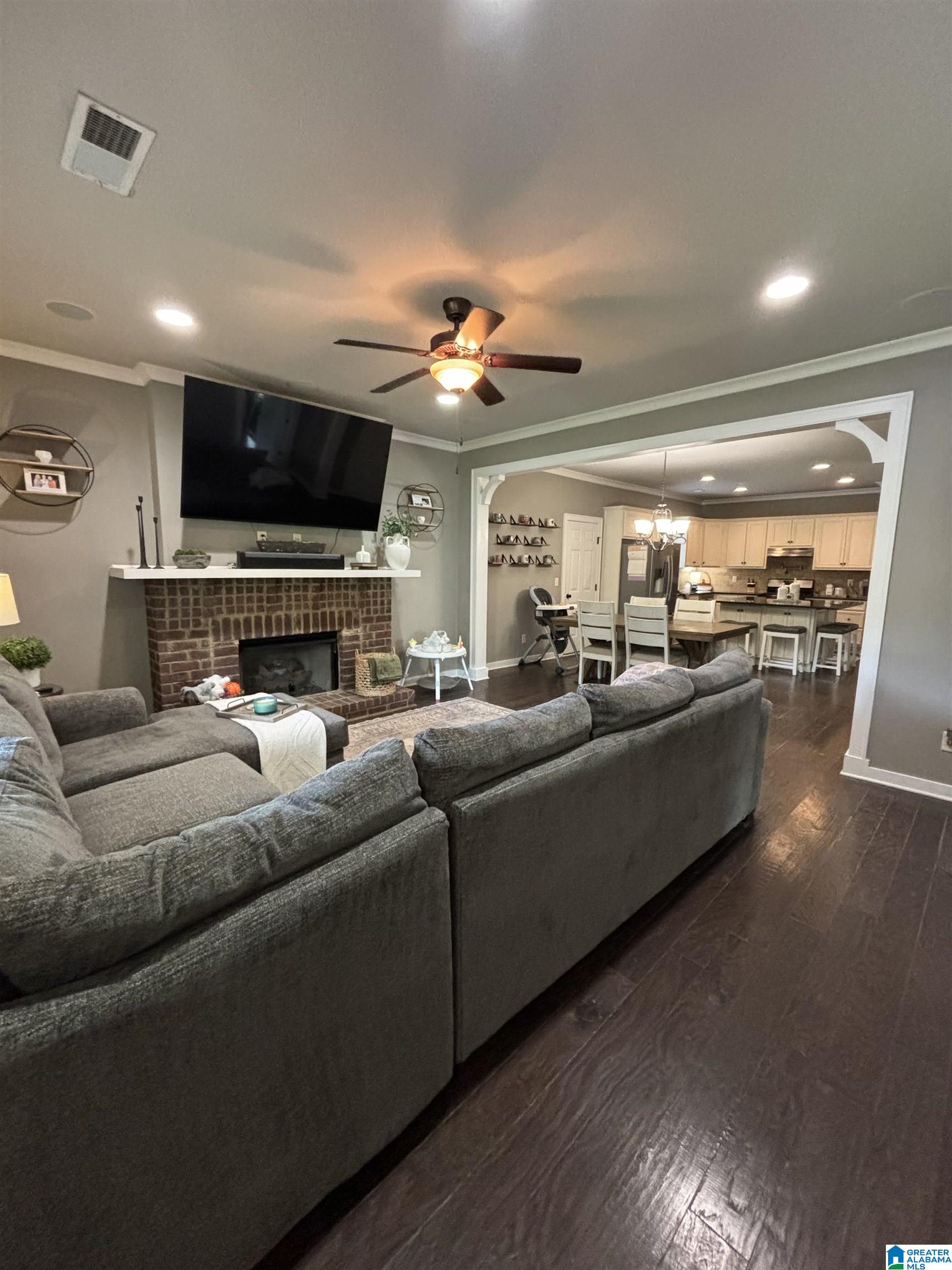 483 LAKE WAY
