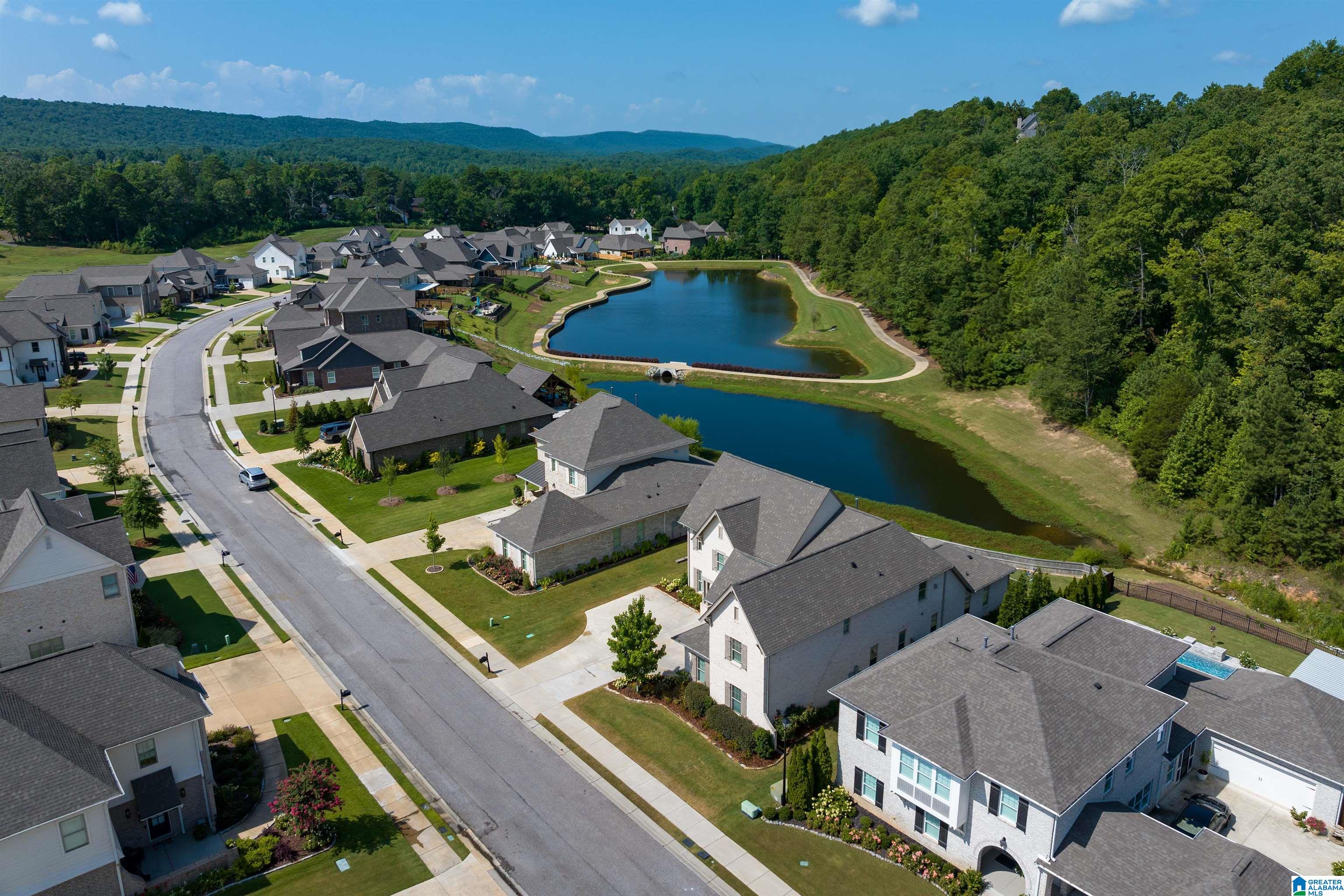 565 GRIFFIN LAKE TRACE