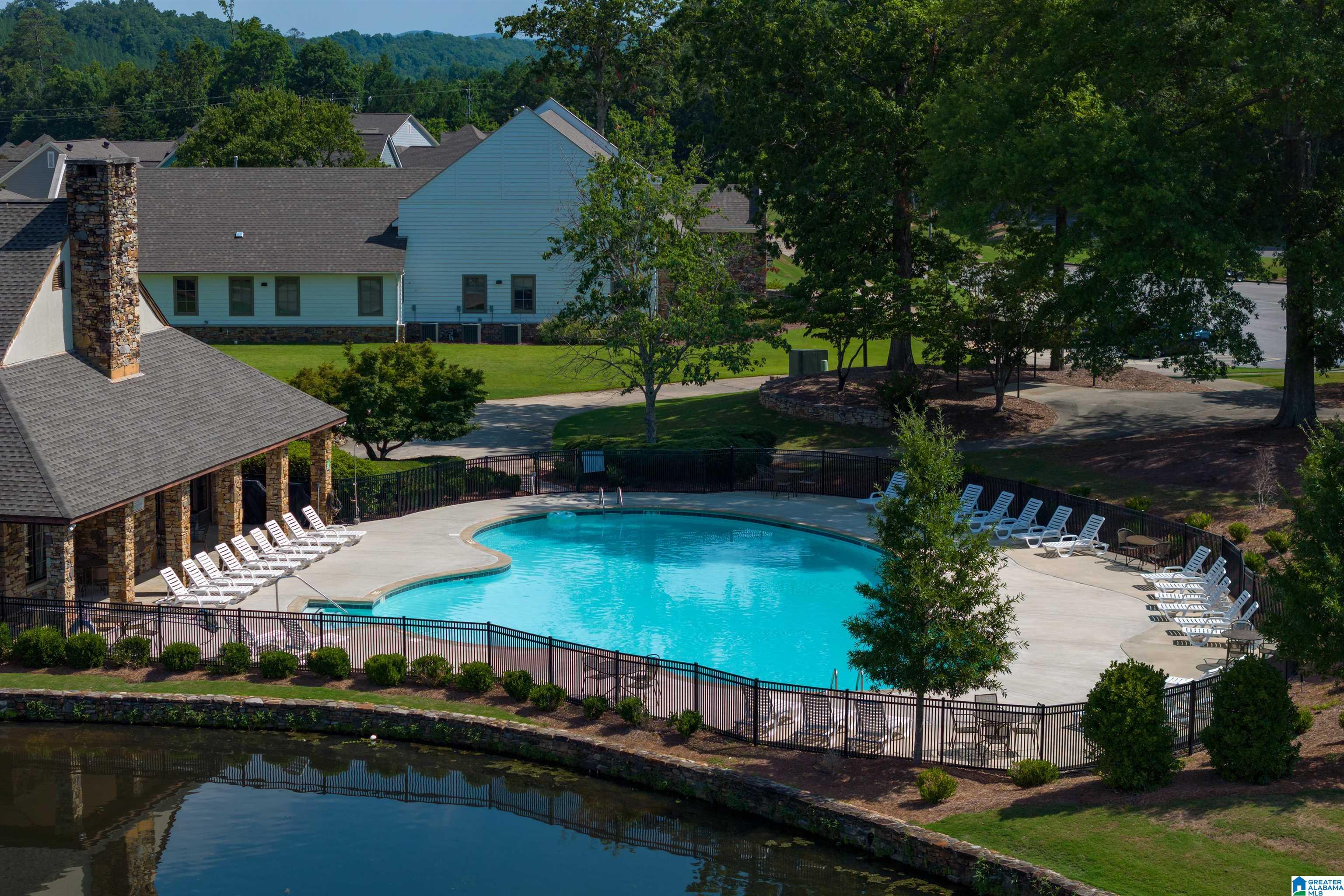 565 GRIFFIN LAKE TRACE