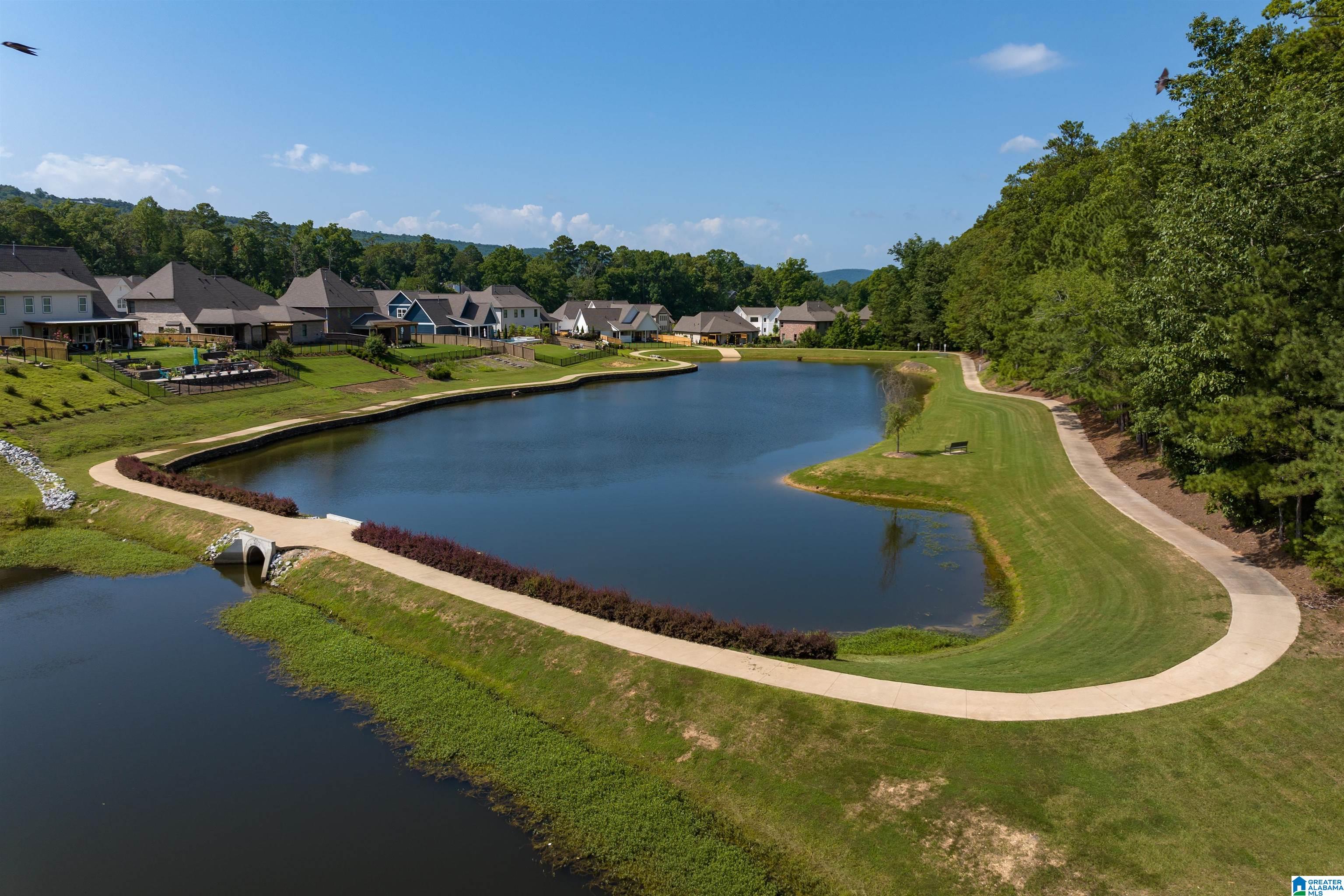 565 GRIFFIN LAKE TRACE