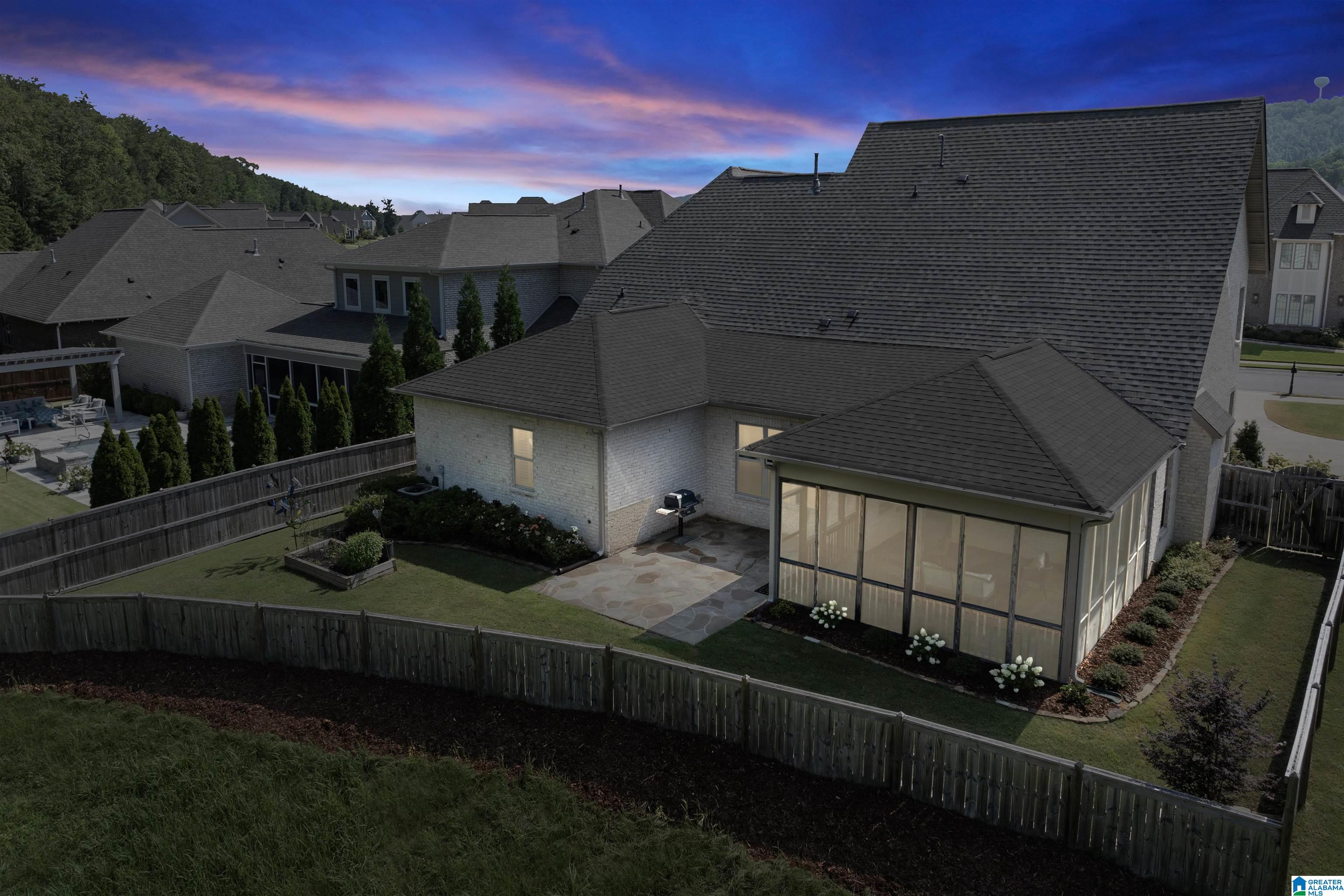 565 GRIFFIN LAKE TRACE
