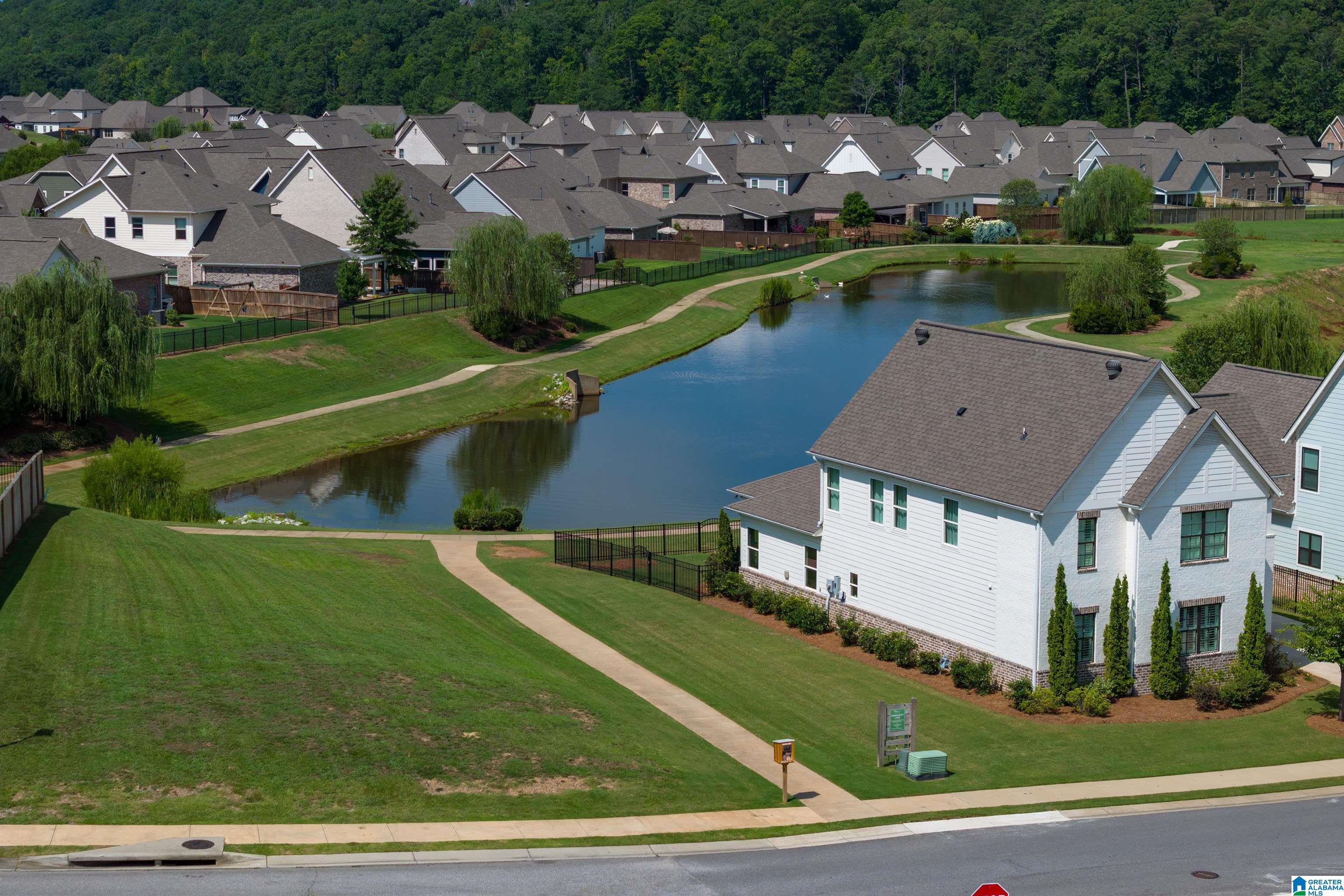 565 GRIFFIN LAKE TRACE