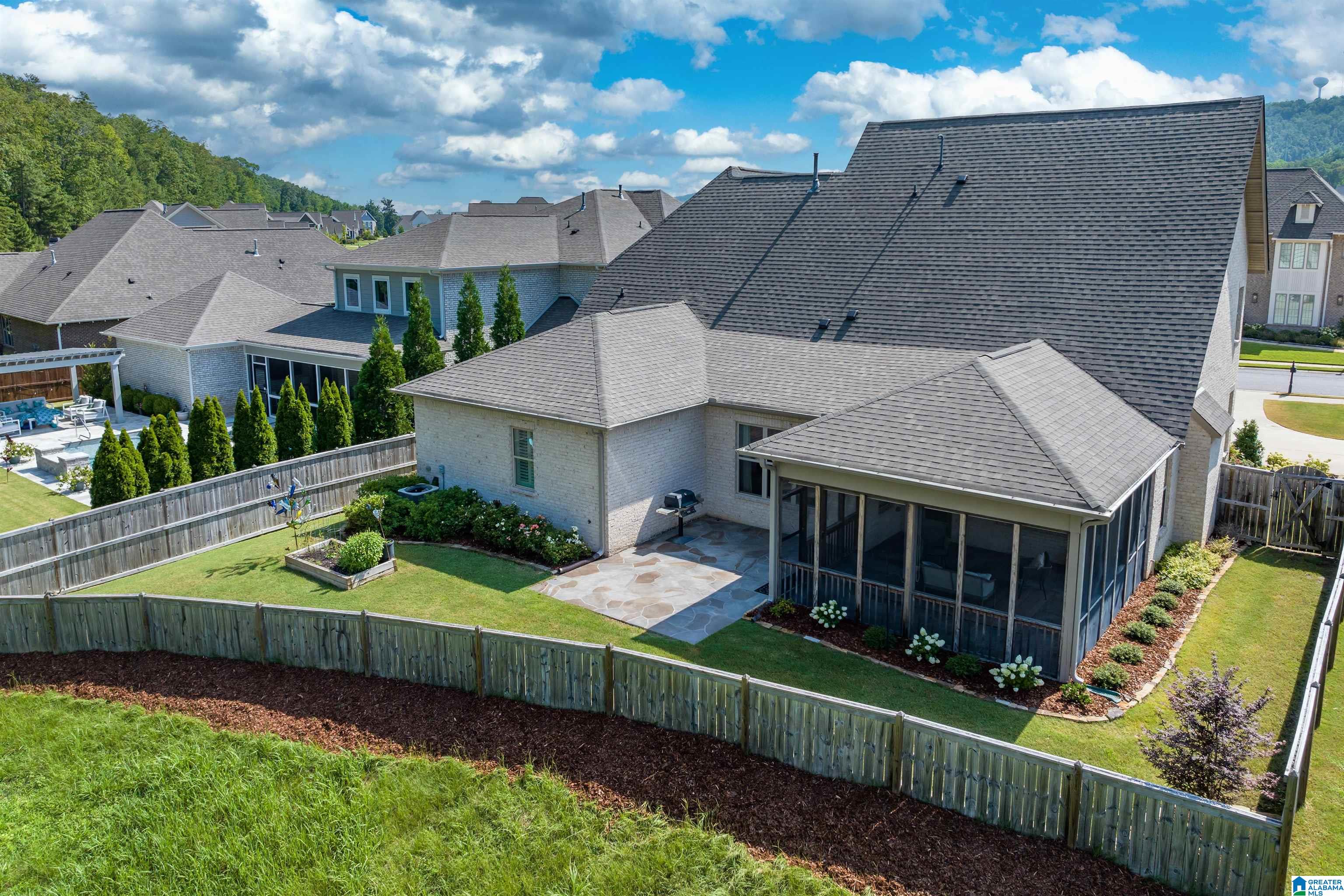 565 GRIFFIN LAKE TRACE