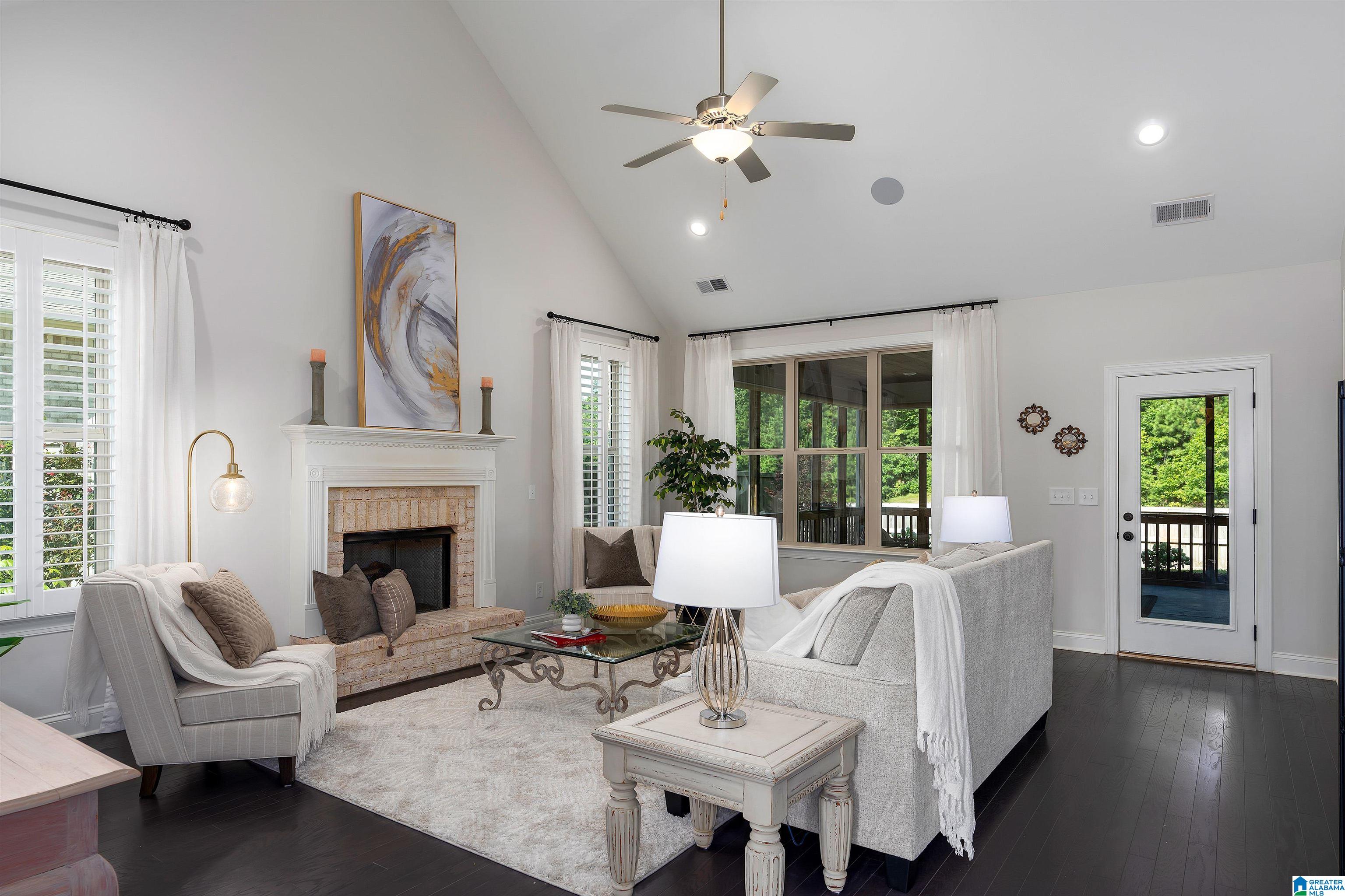 565 GRIFFIN LAKE TRACE