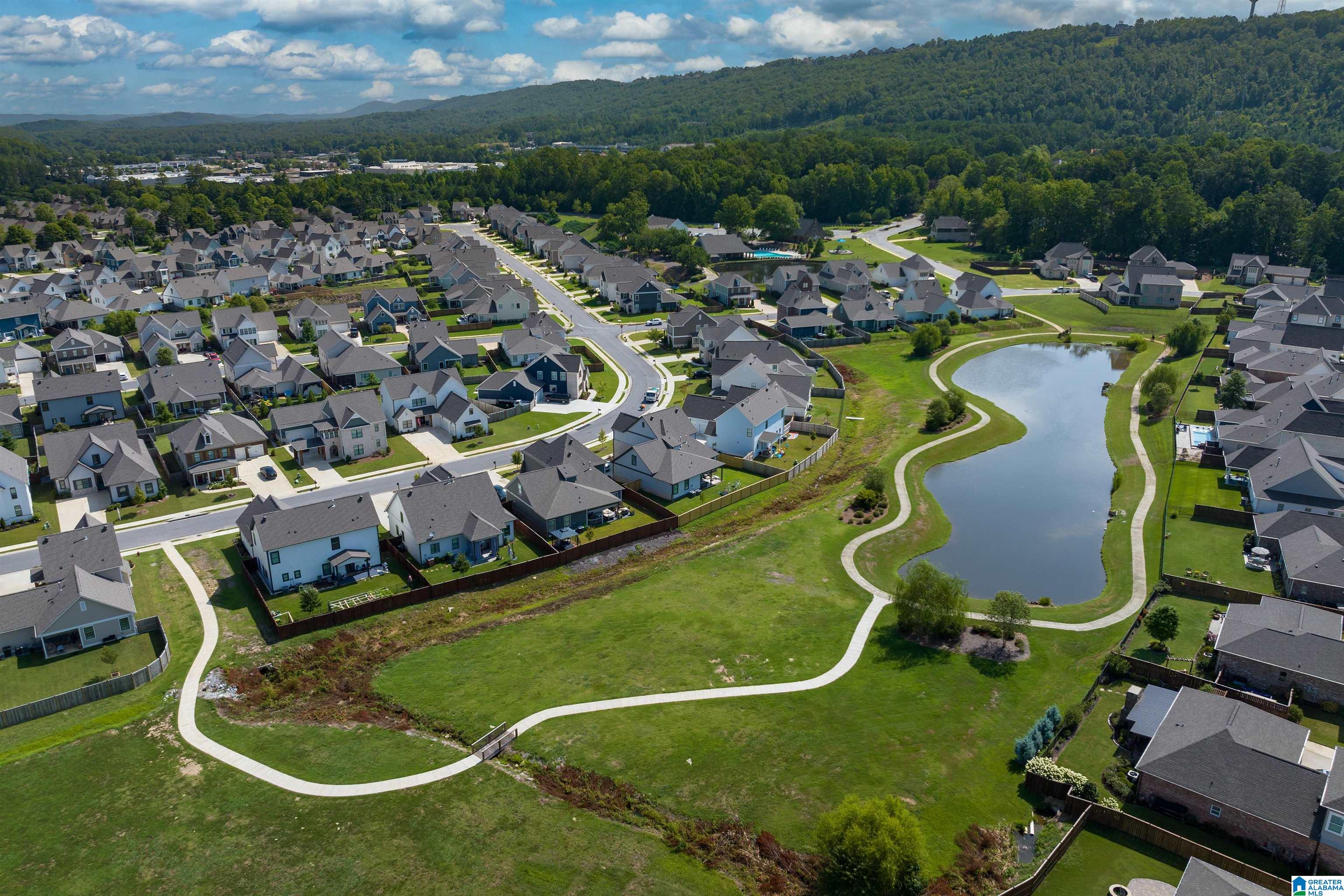 565 GRIFFIN LAKE TRACE