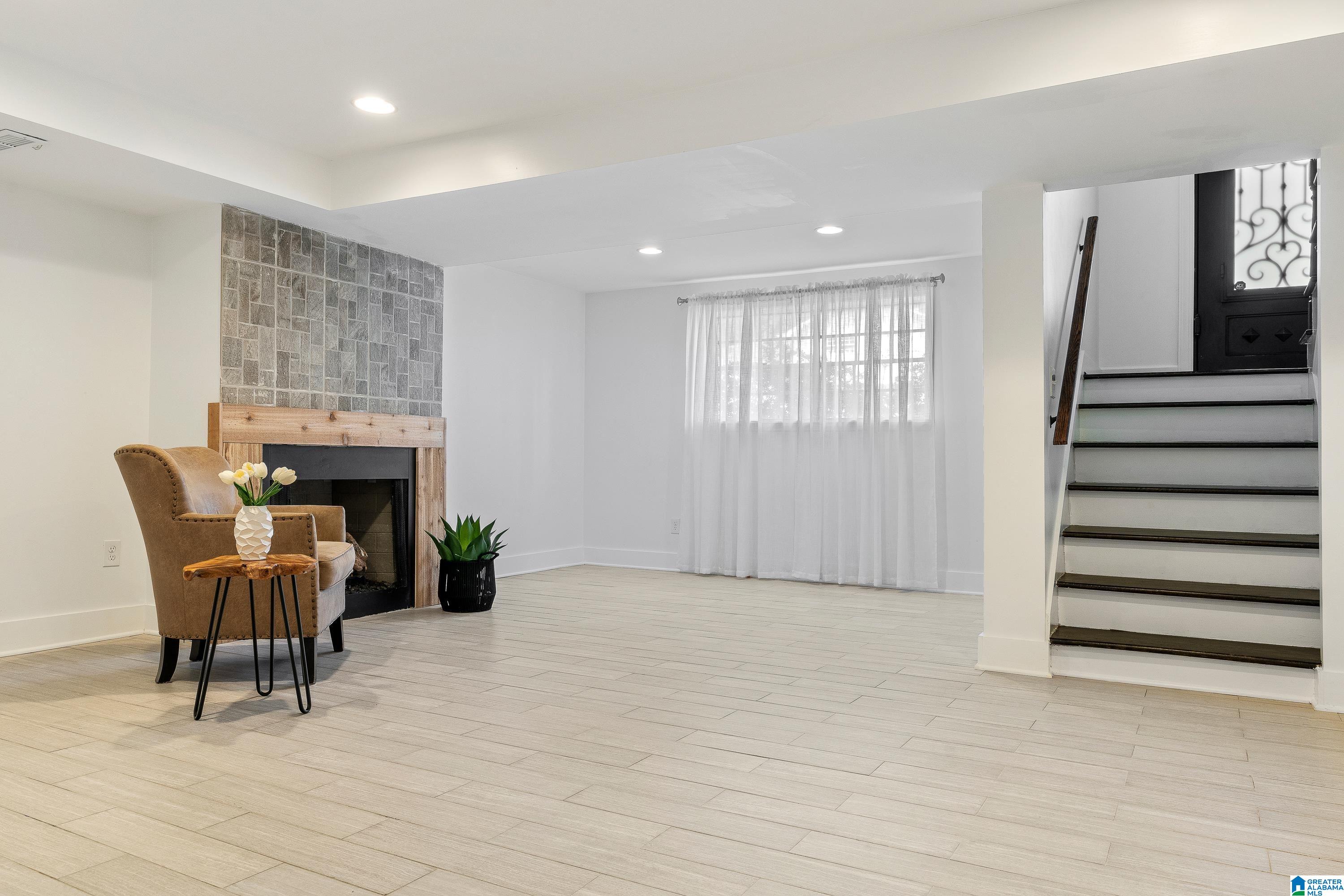724 CROSSCREEK TRAIL