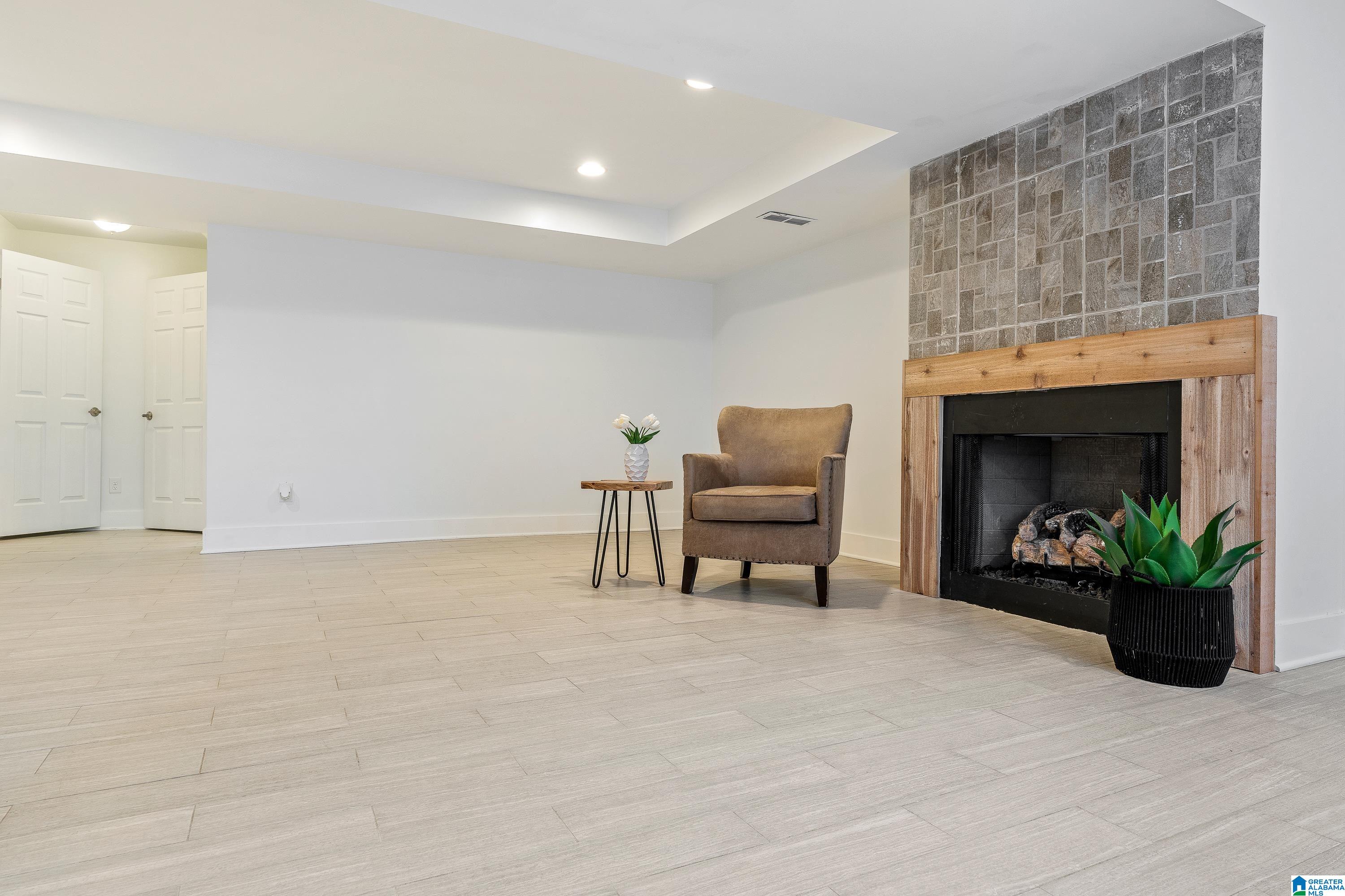 724 CROSSCREEK TRAIL