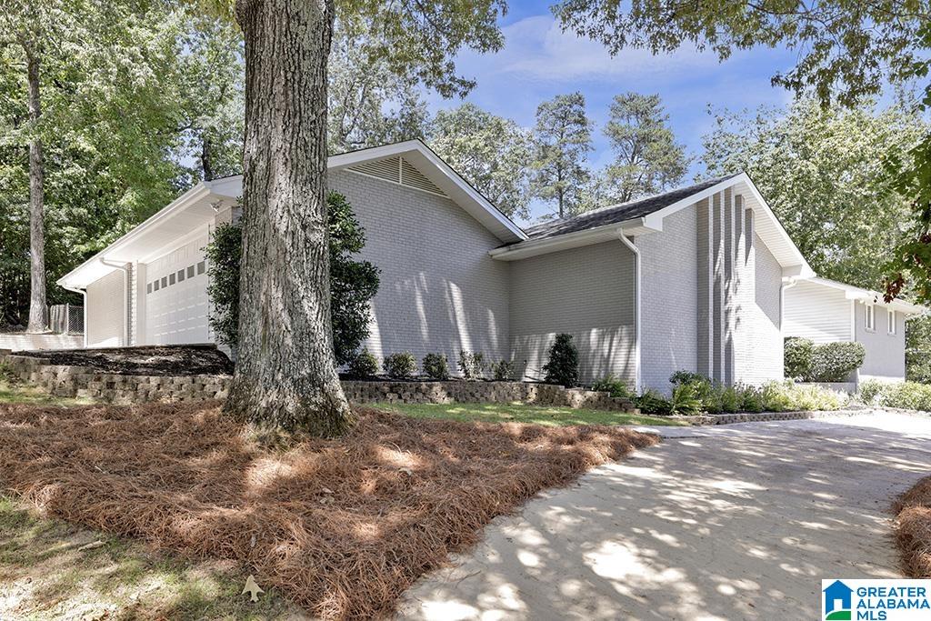 2601 CREEKVIEW DRIVE