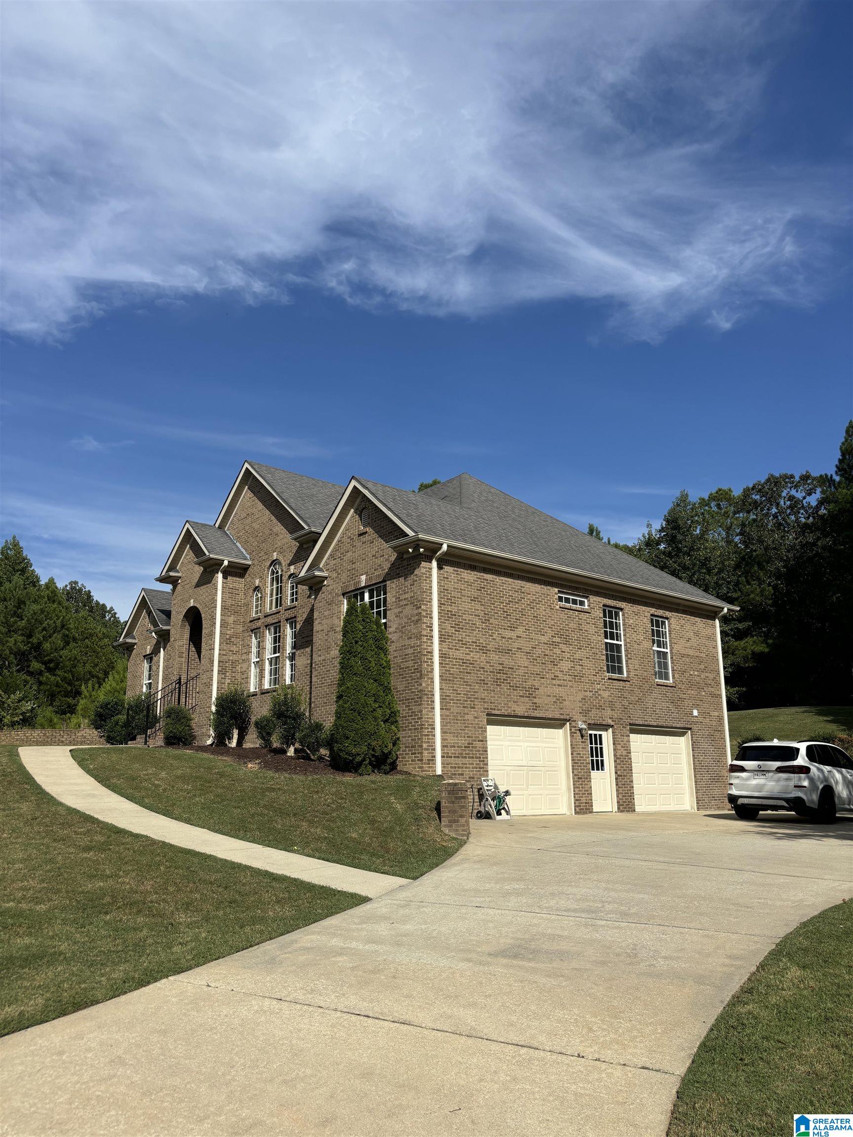 601 EMERALD TRACE