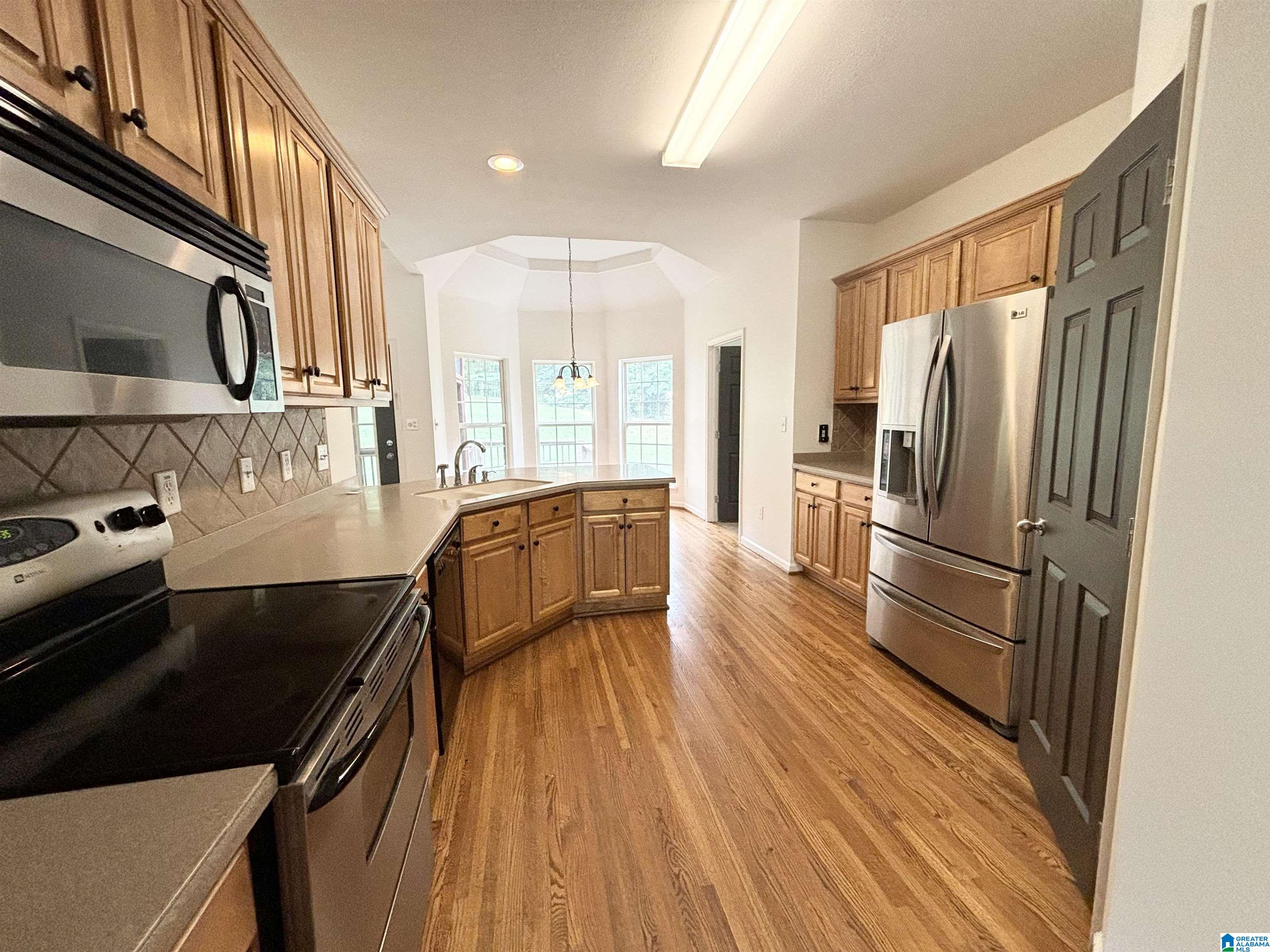 601 EMERALD TRACE