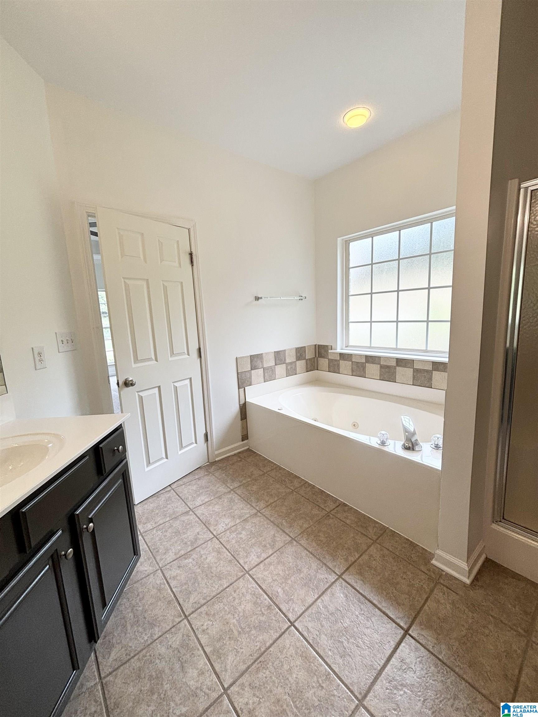 601 EMERALD TRACE