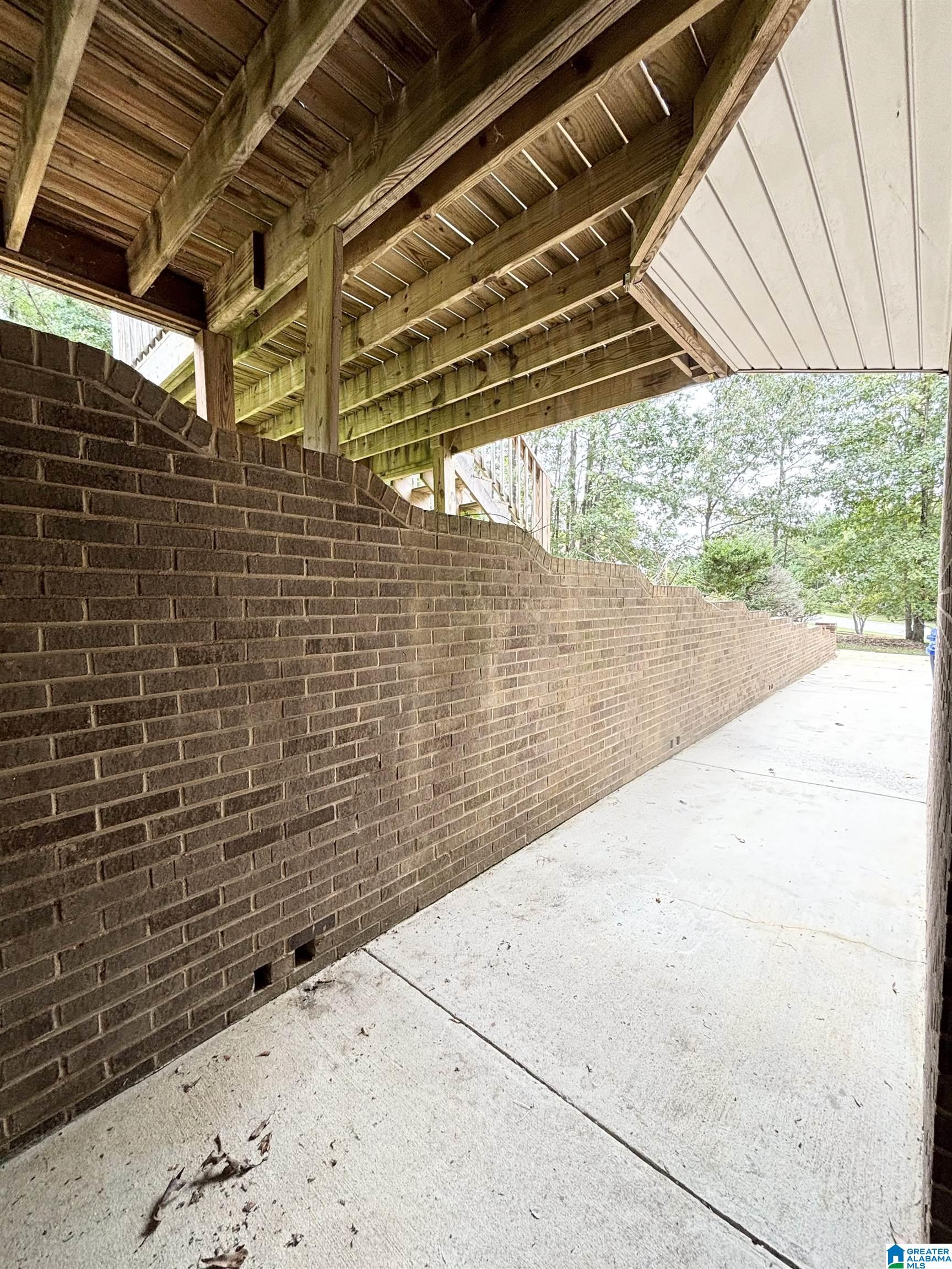 601 EMERALD TRACE
