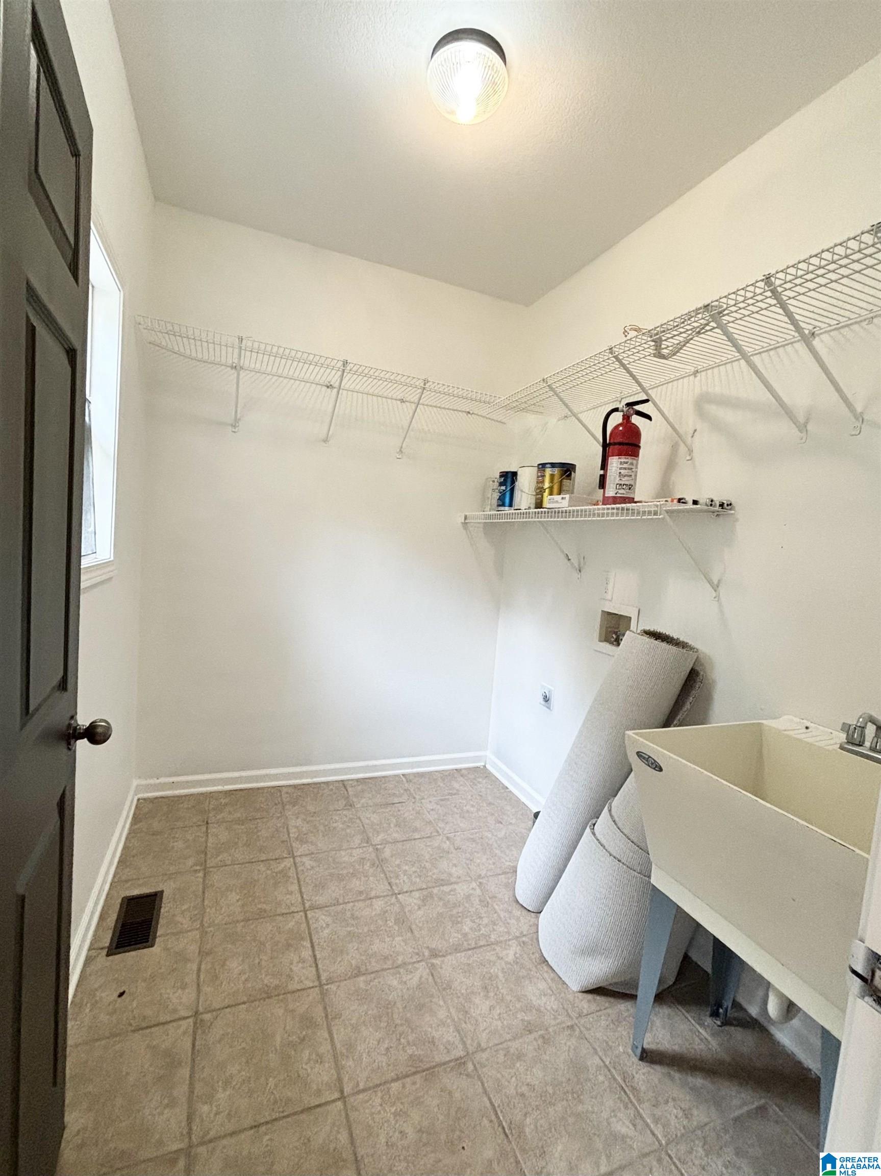 601 EMERALD TRACE