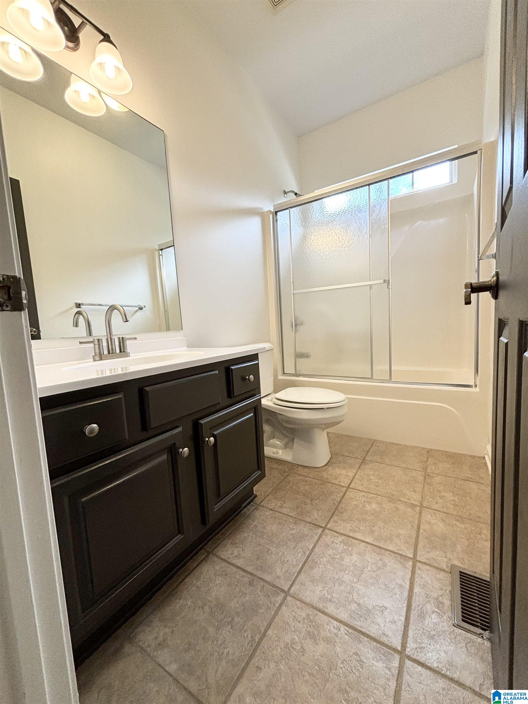 601 EMERALD TRACE