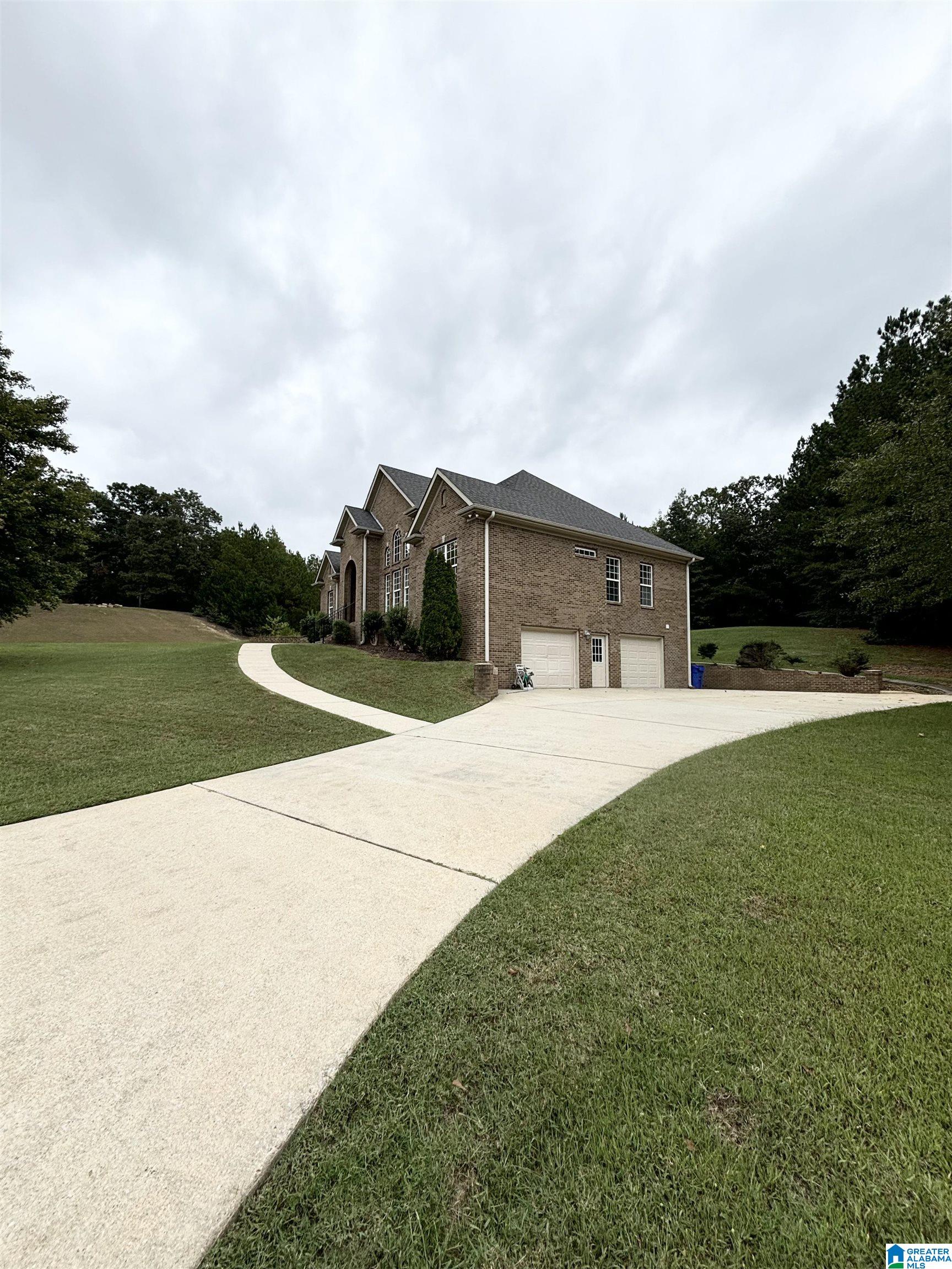 601 EMERALD TRACE