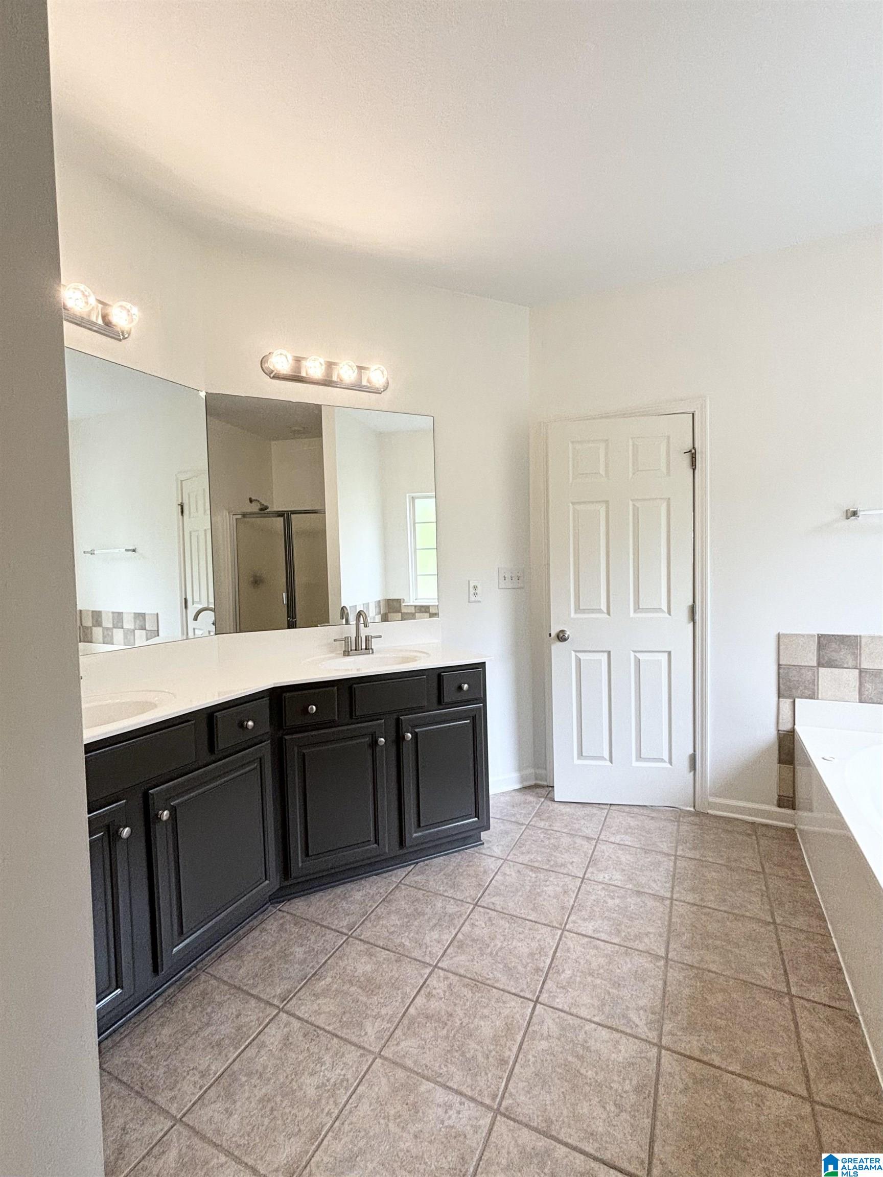601 EMERALD TRACE