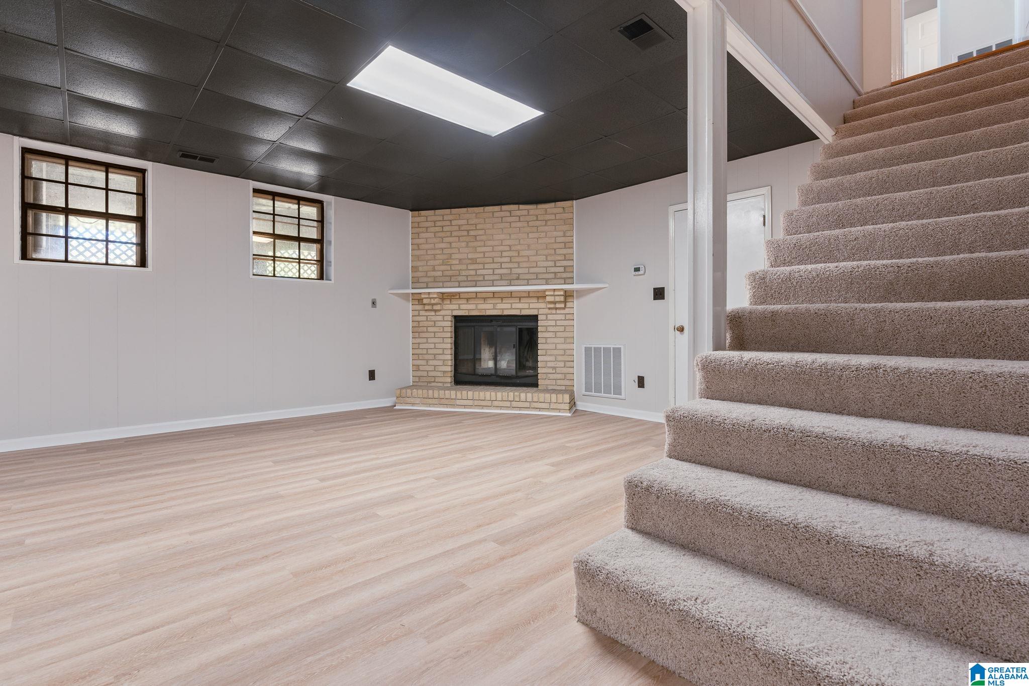 3525 MEADOW BROOK CIRCLE