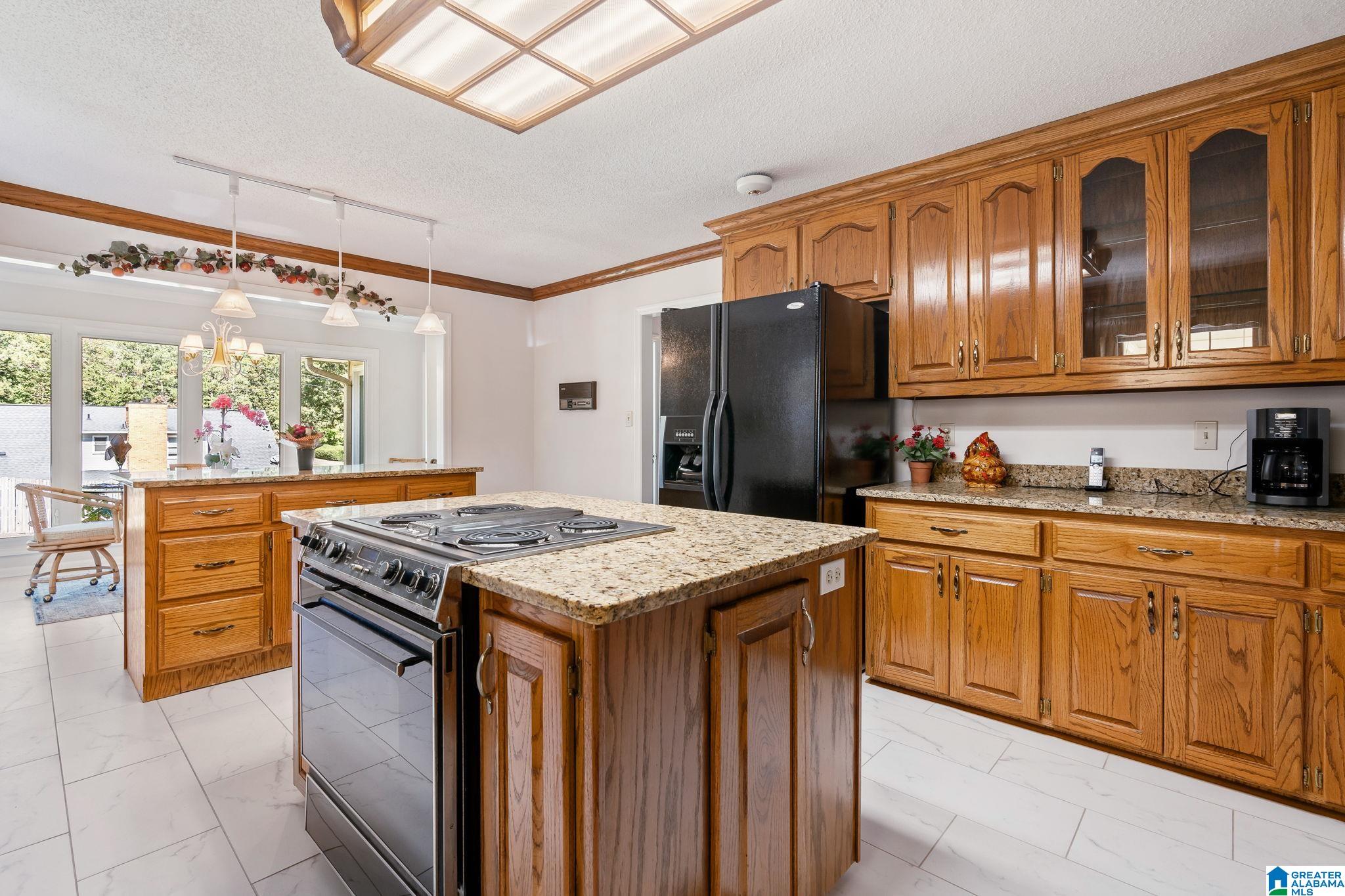 3525 MEADOW BROOK CIRCLE