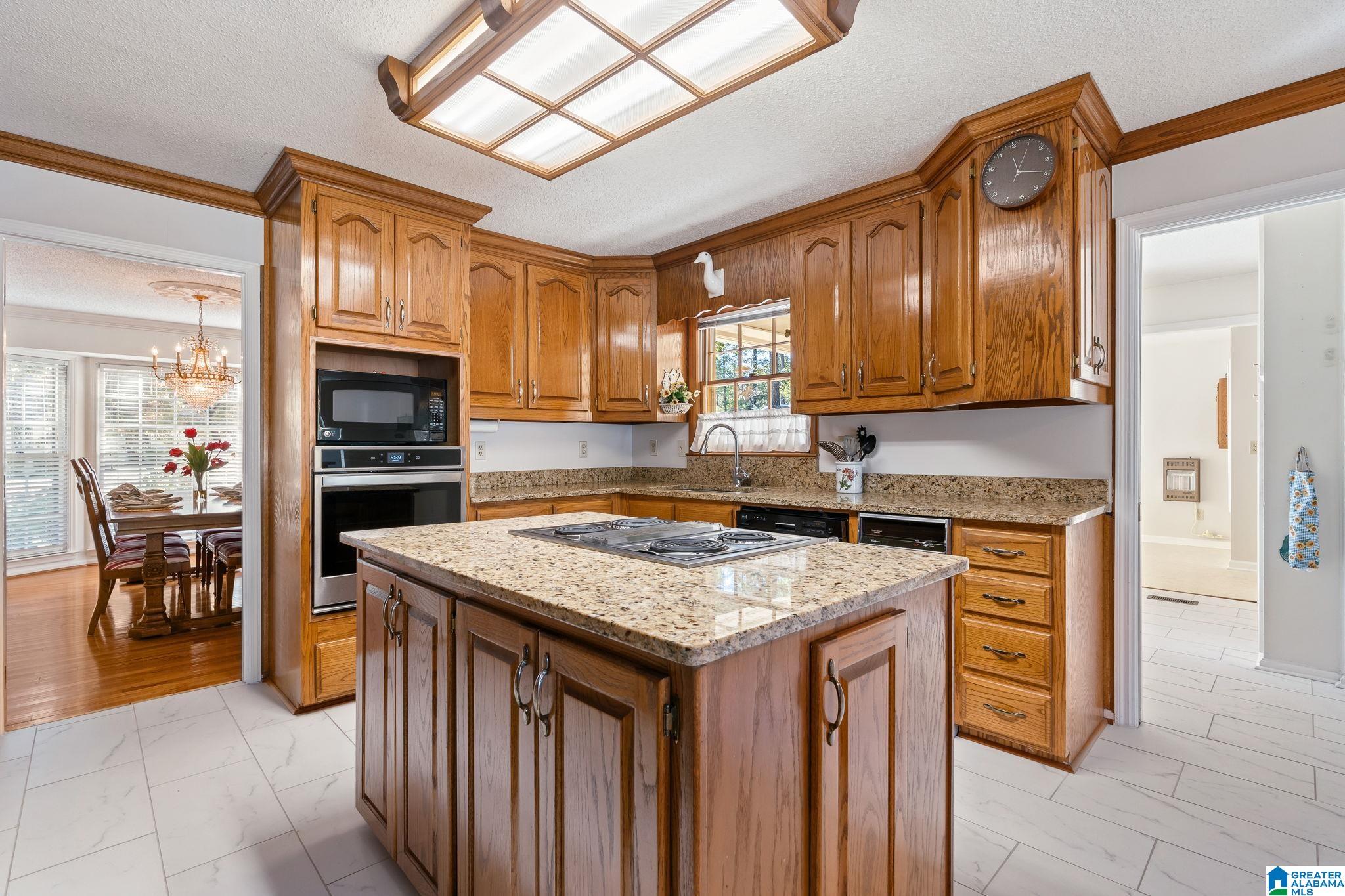 3525 MEADOW BROOK CIRCLE