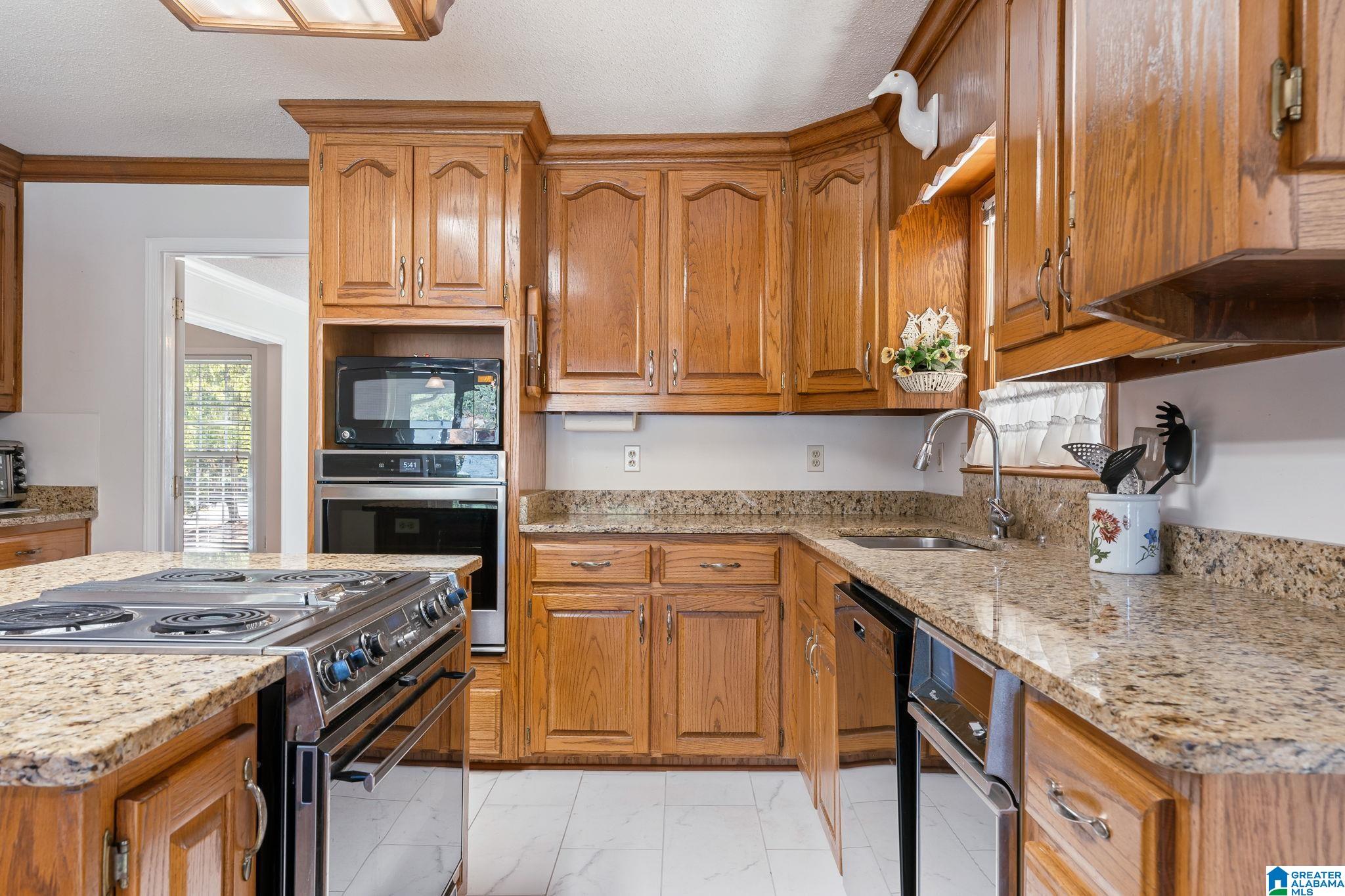 3525 MEADOW BROOK CIRCLE