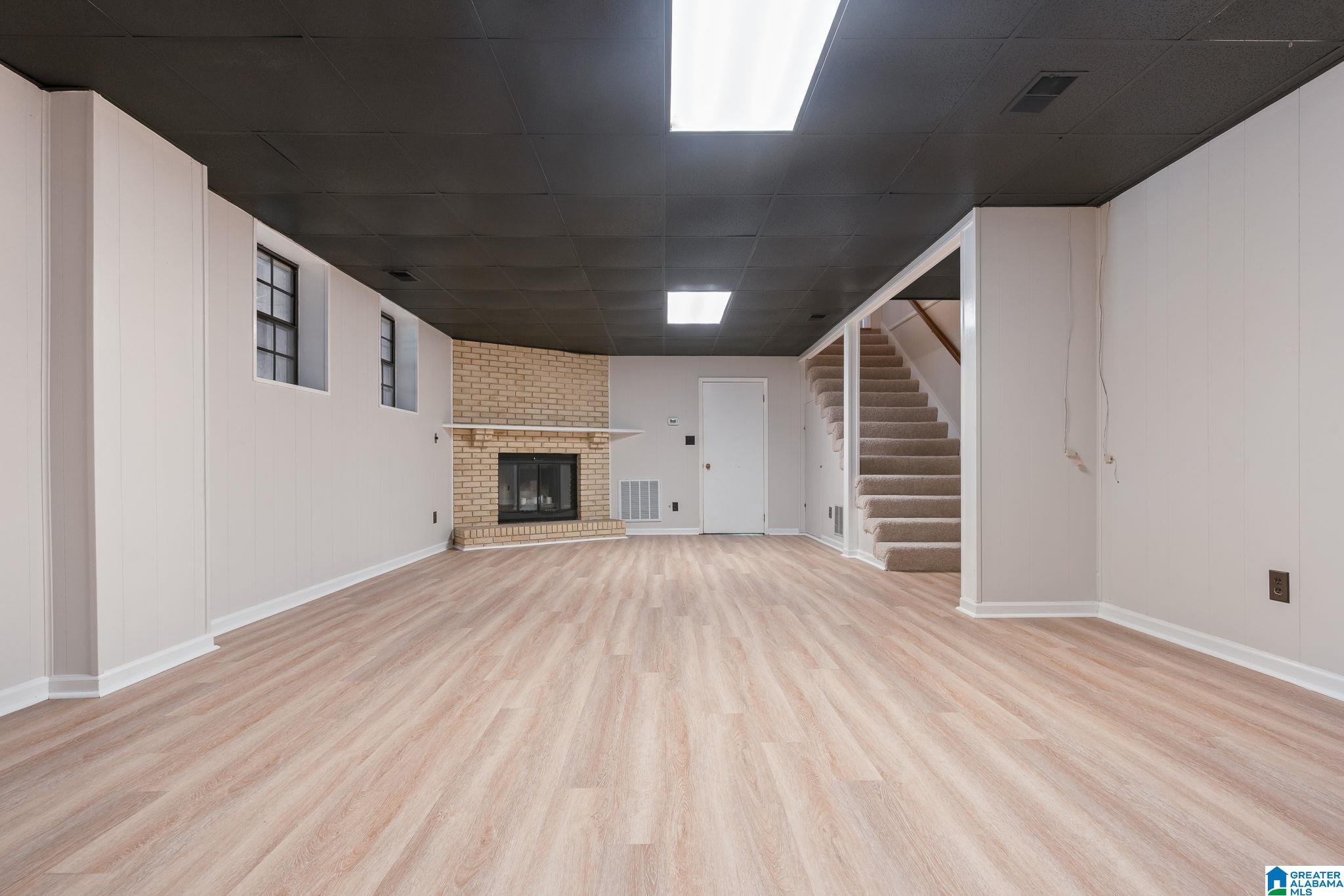 3525 MEADOW BROOK CIRCLE