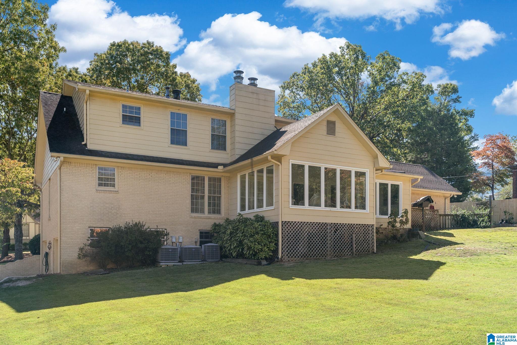 3525 MEADOW BROOK CIRCLE