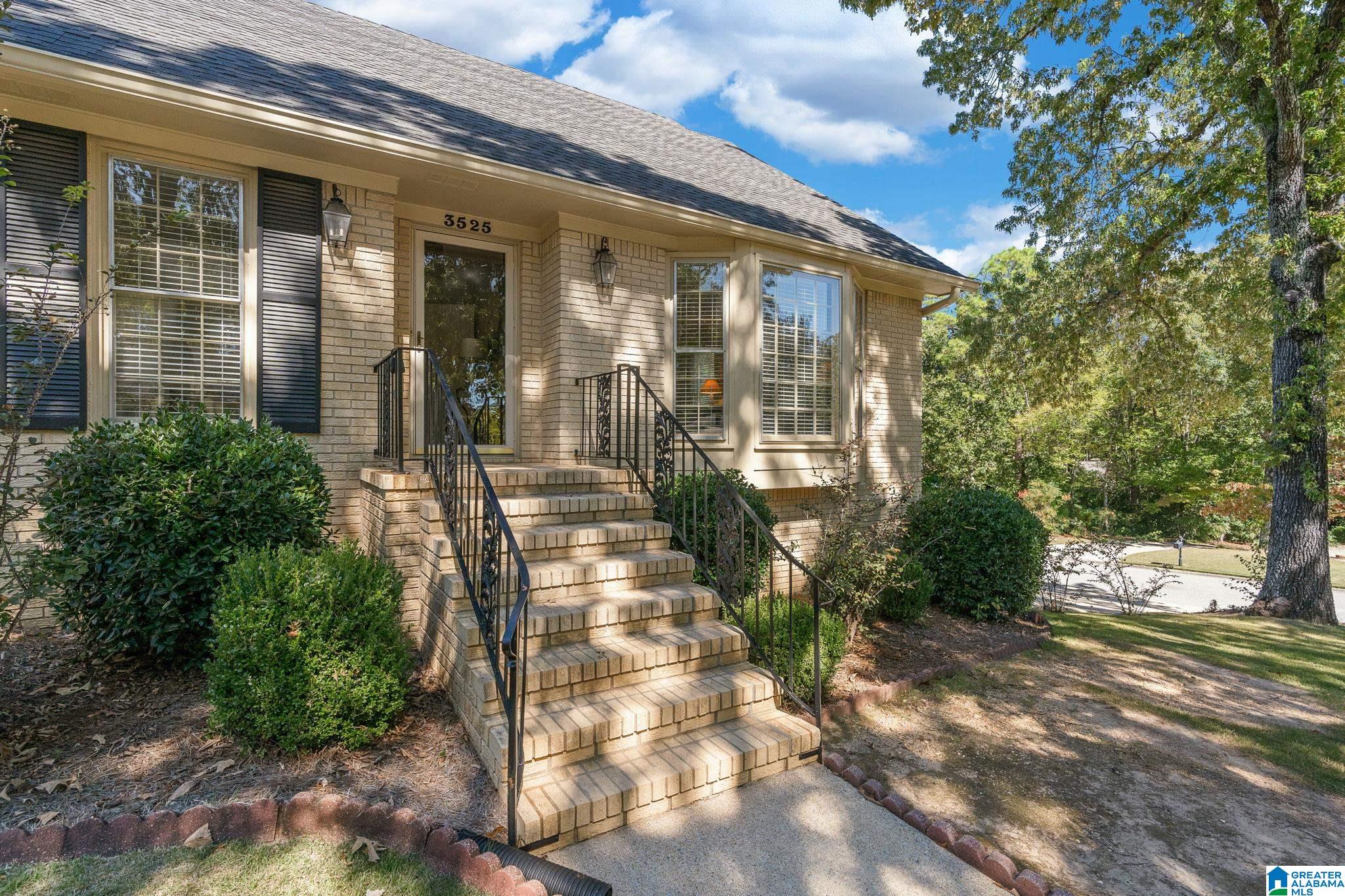 3525 MEADOW BROOK CIRCLE