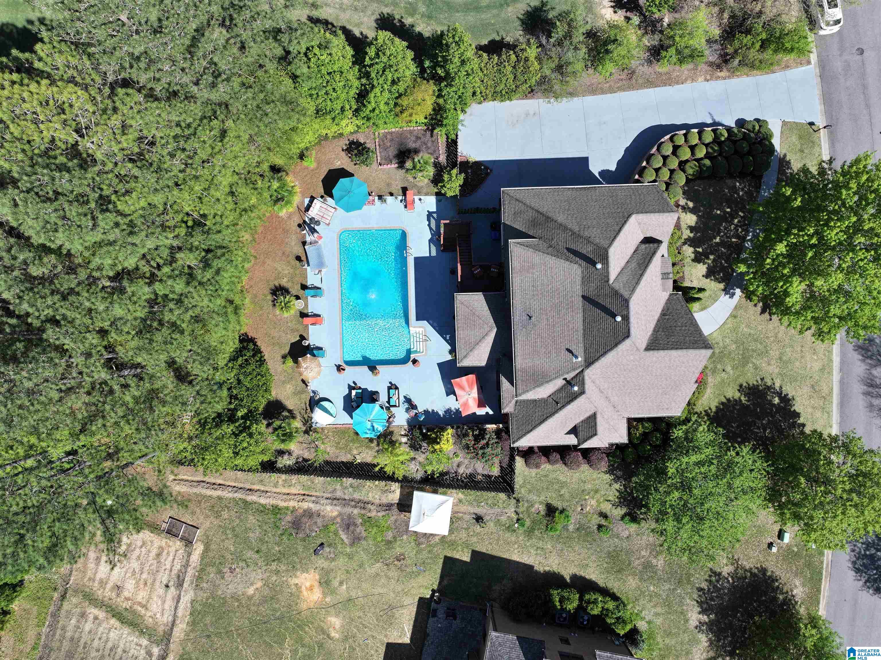 1004 DUNSMORE DRIVE
