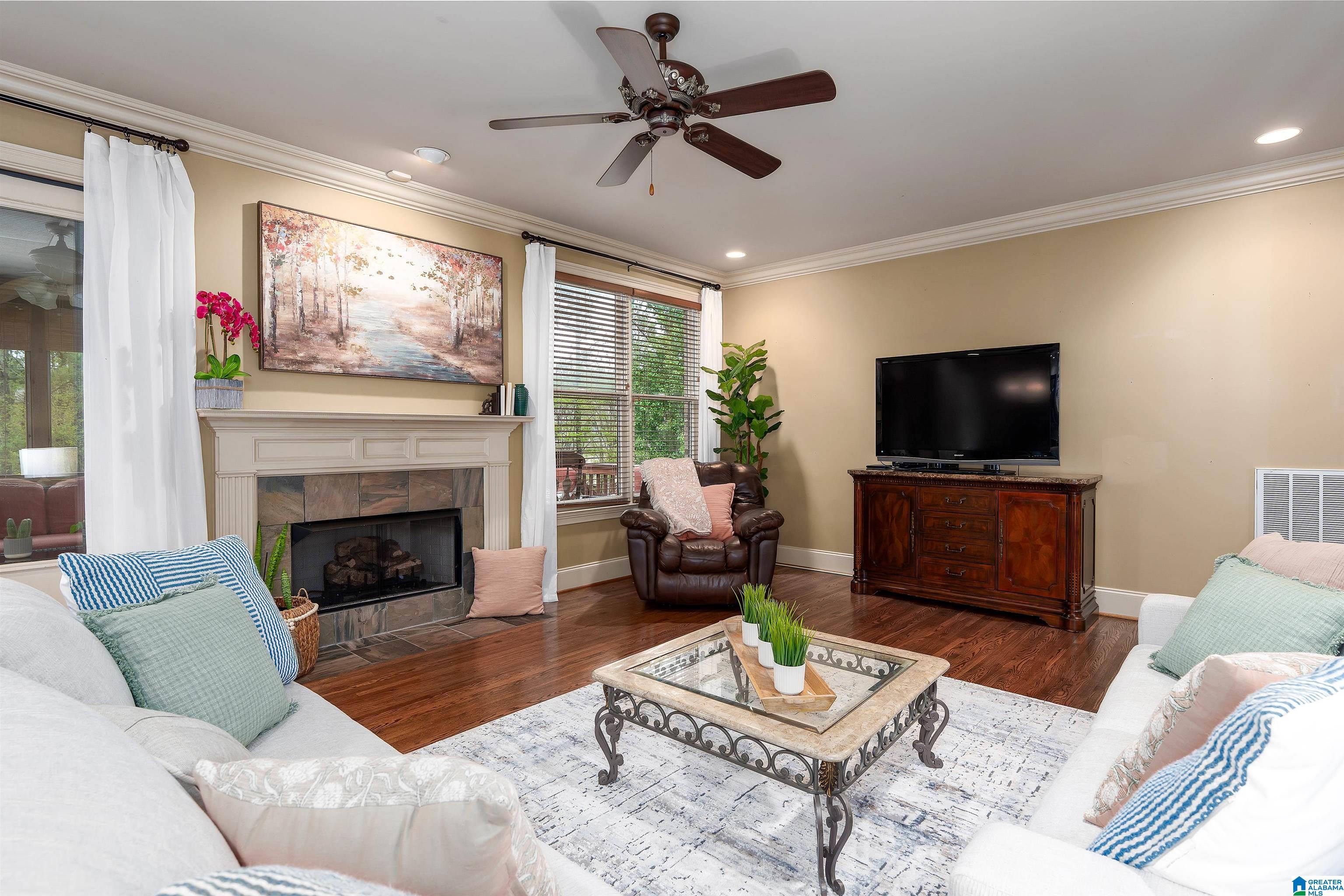 1004 DUNSMORE DRIVE