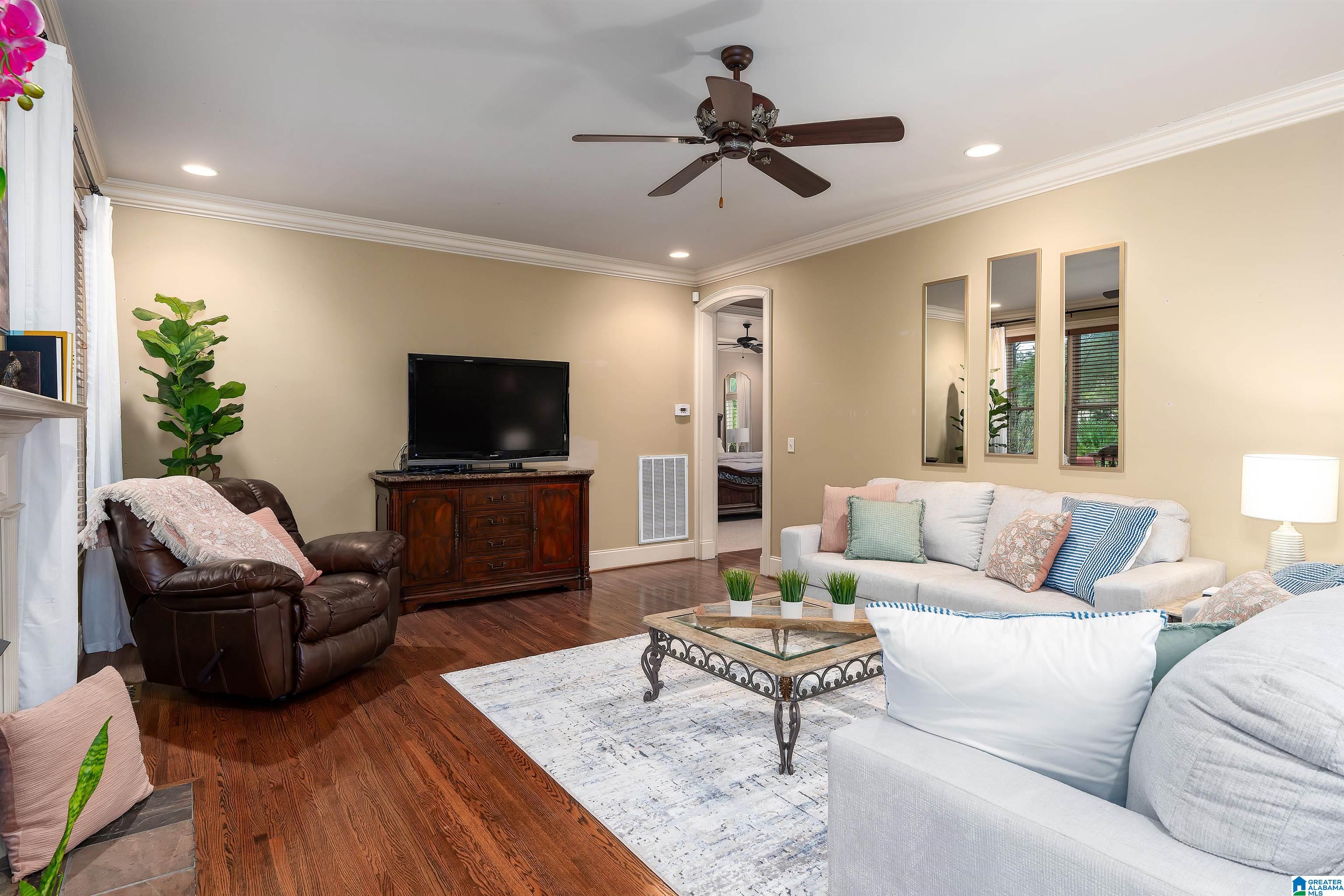 1004 DUNSMORE DRIVE