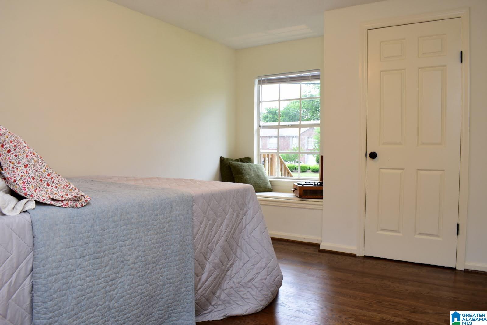 1059 THOMPSON ROAD