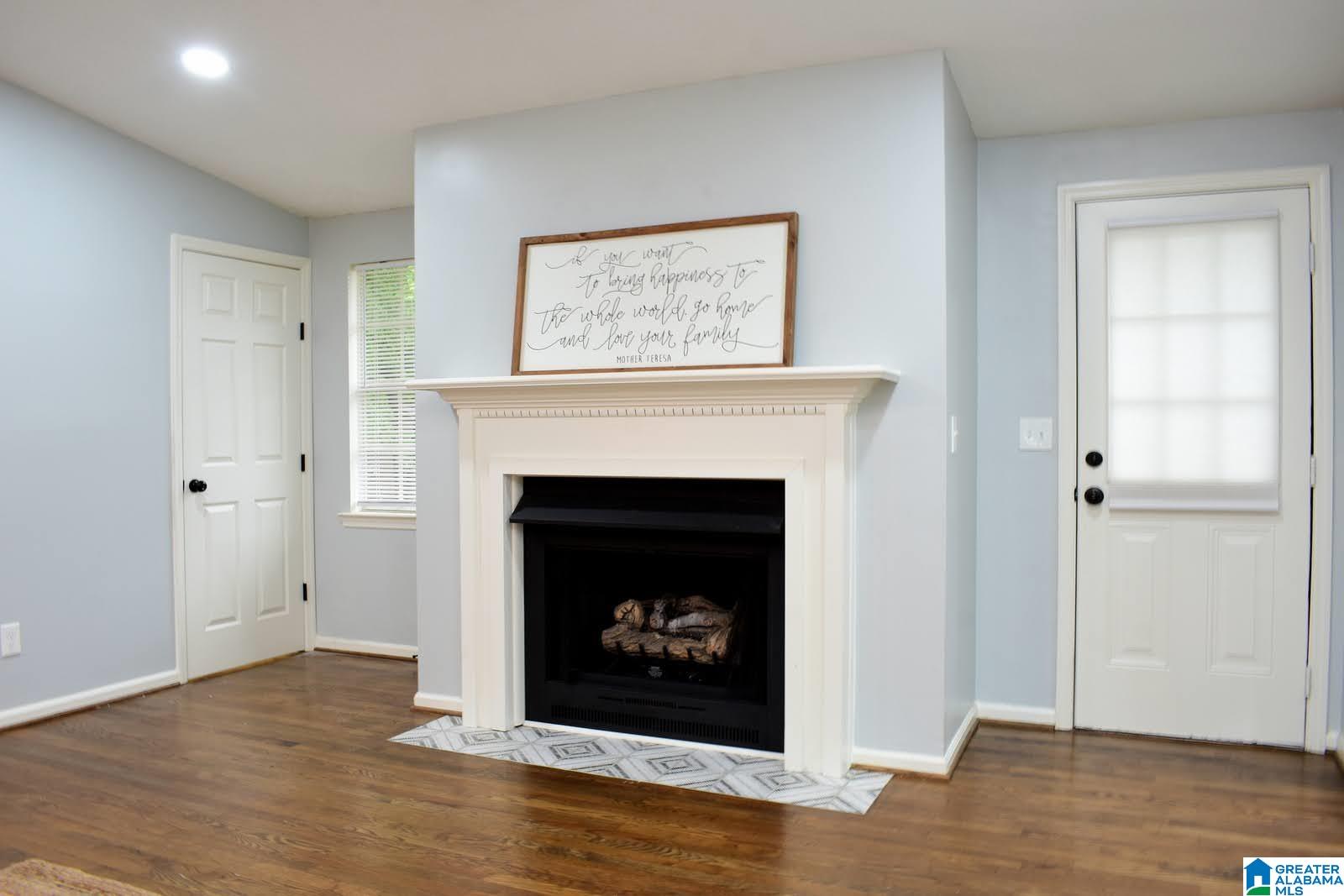 1059 THOMPSON ROAD