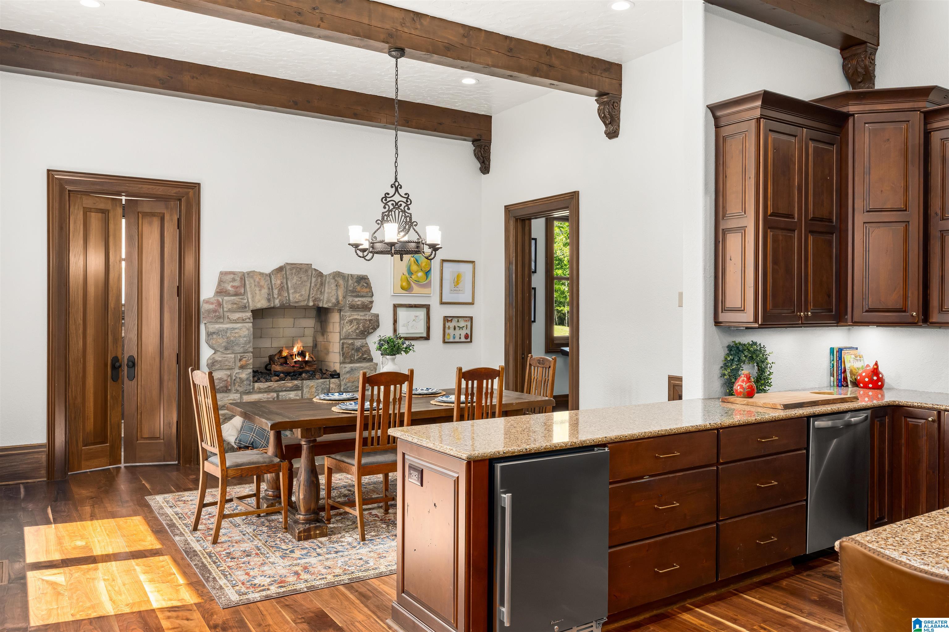 584 MEADOW LAKE FARMS