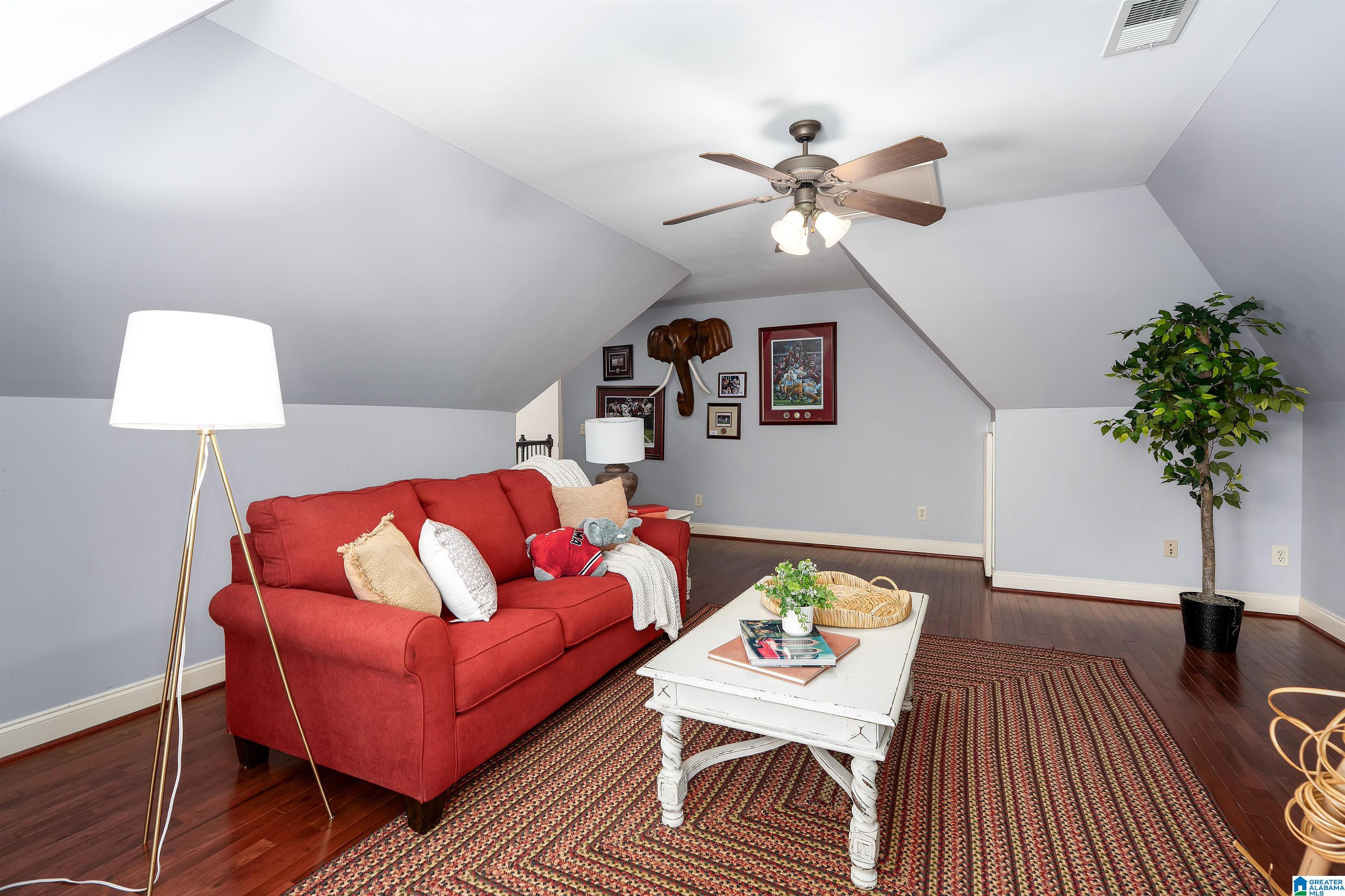 5232 LAKE CREST CIRCLE
