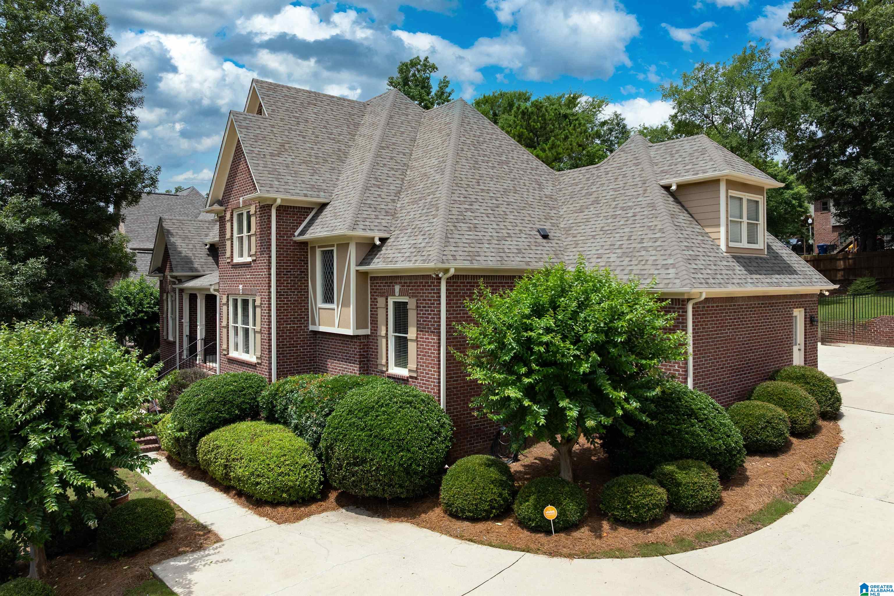 5232 LAKE CREST CIRCLE