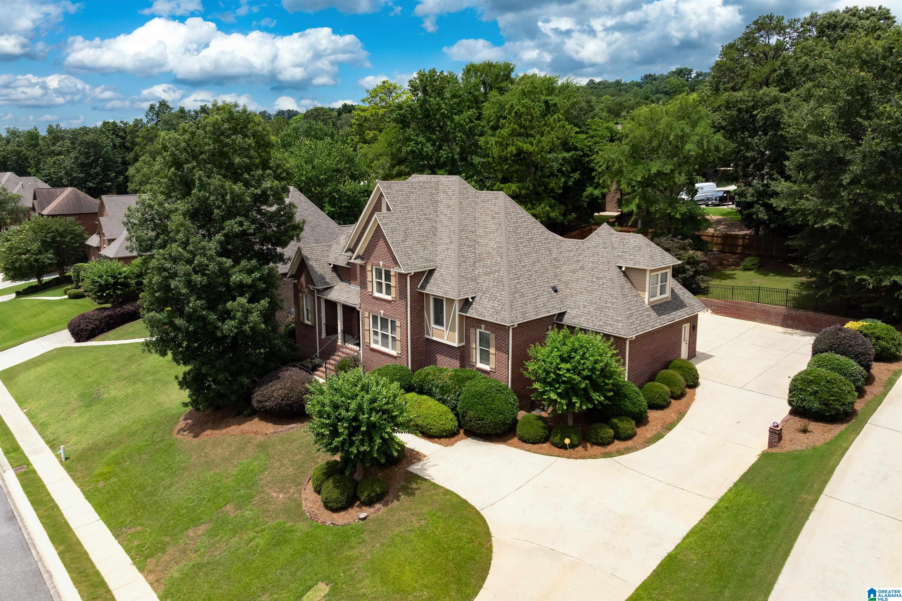 5232 LAKE CREST CIRCLE
