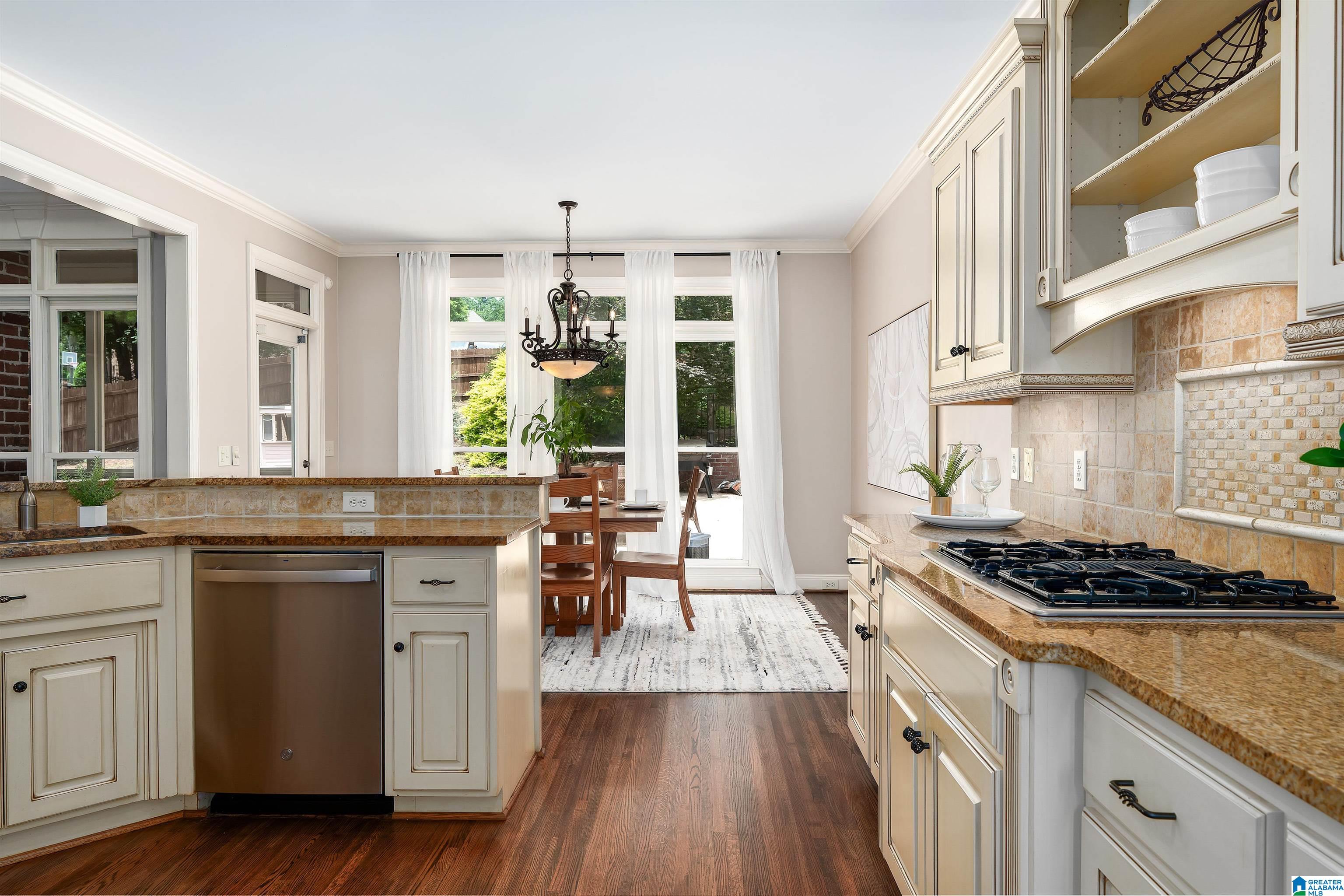 5232 LAKE CREST CIRCLE