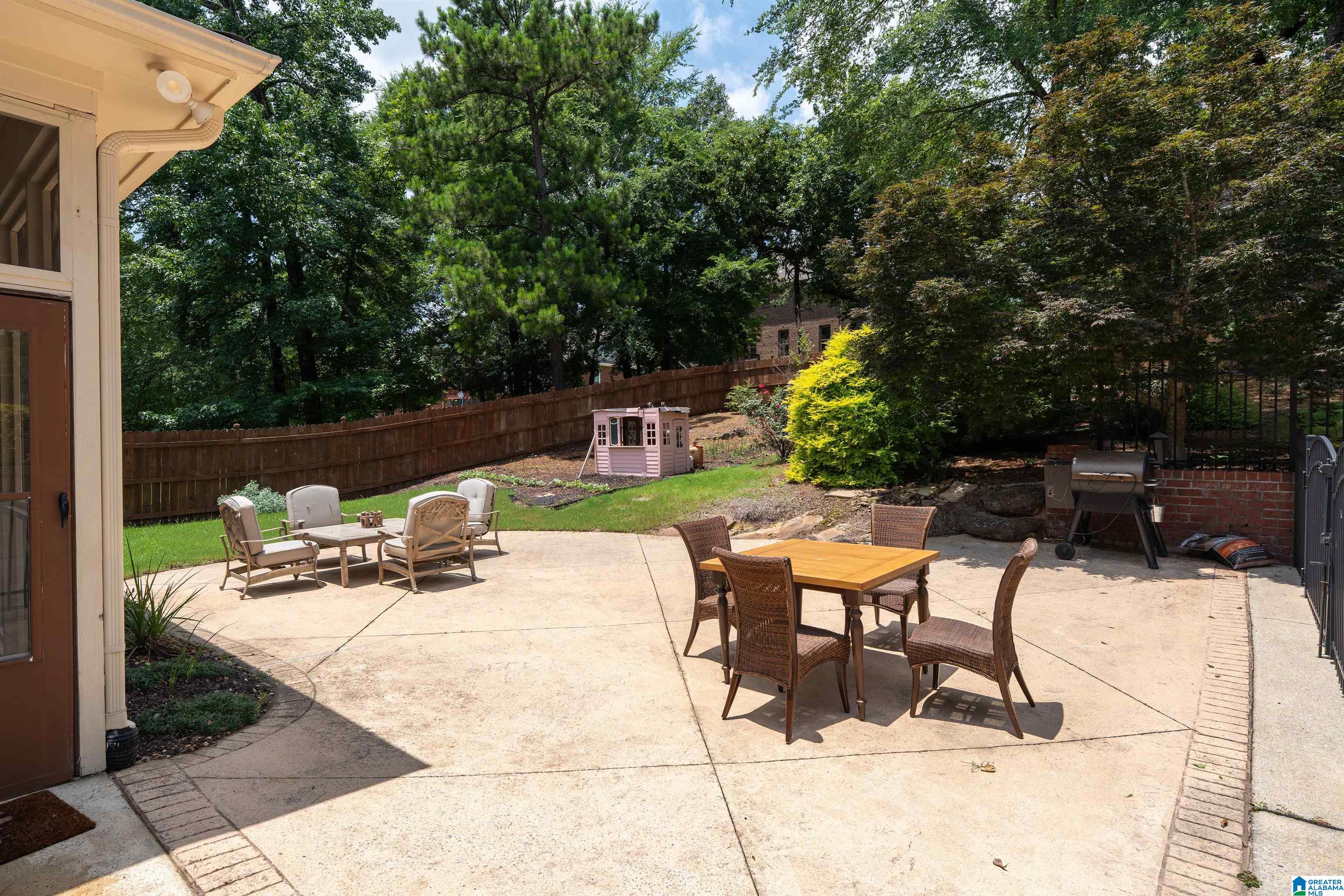 5232 LAKE CREST CIRCLE