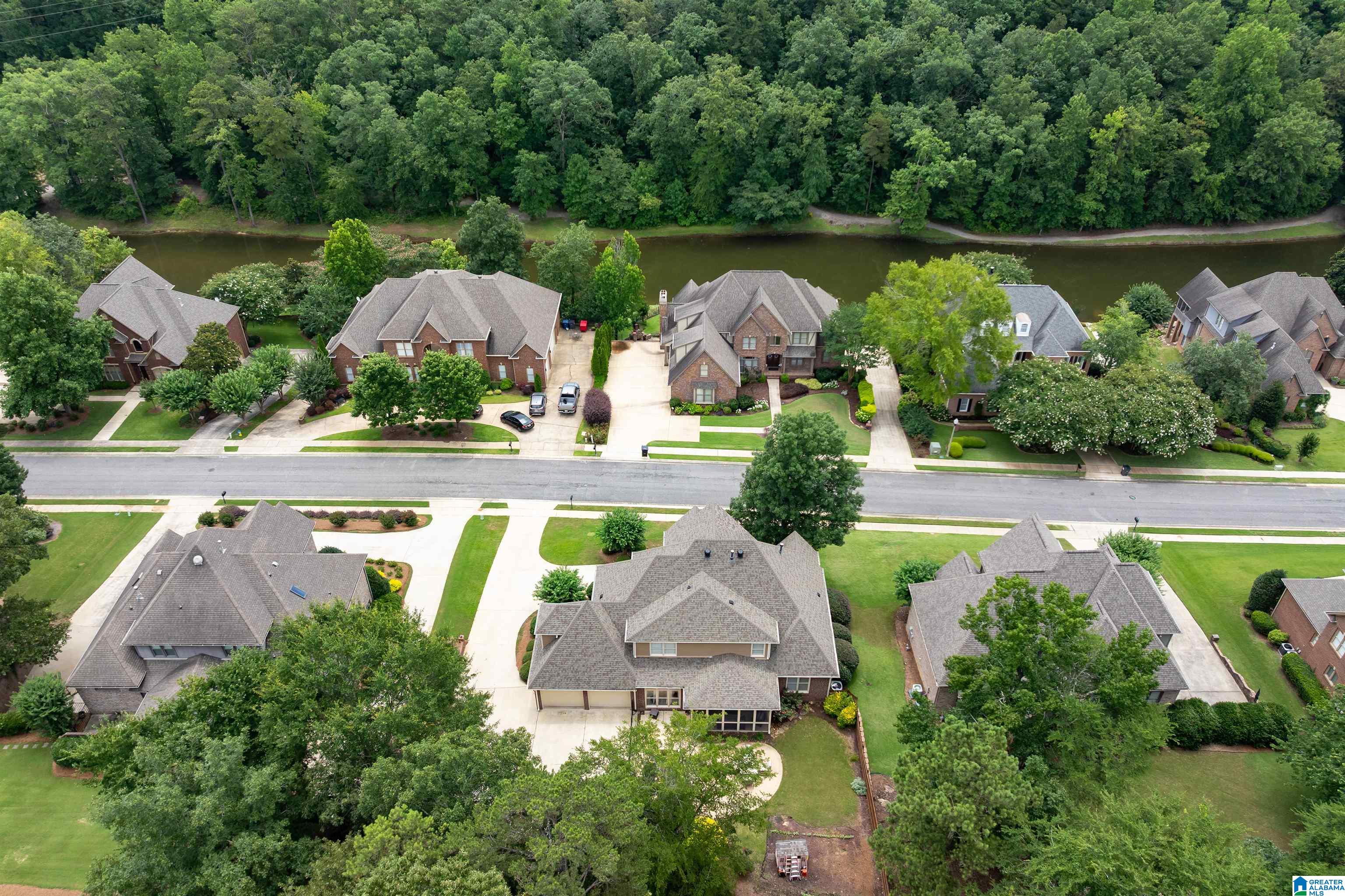 5232 LAKE CREST CIRCLE