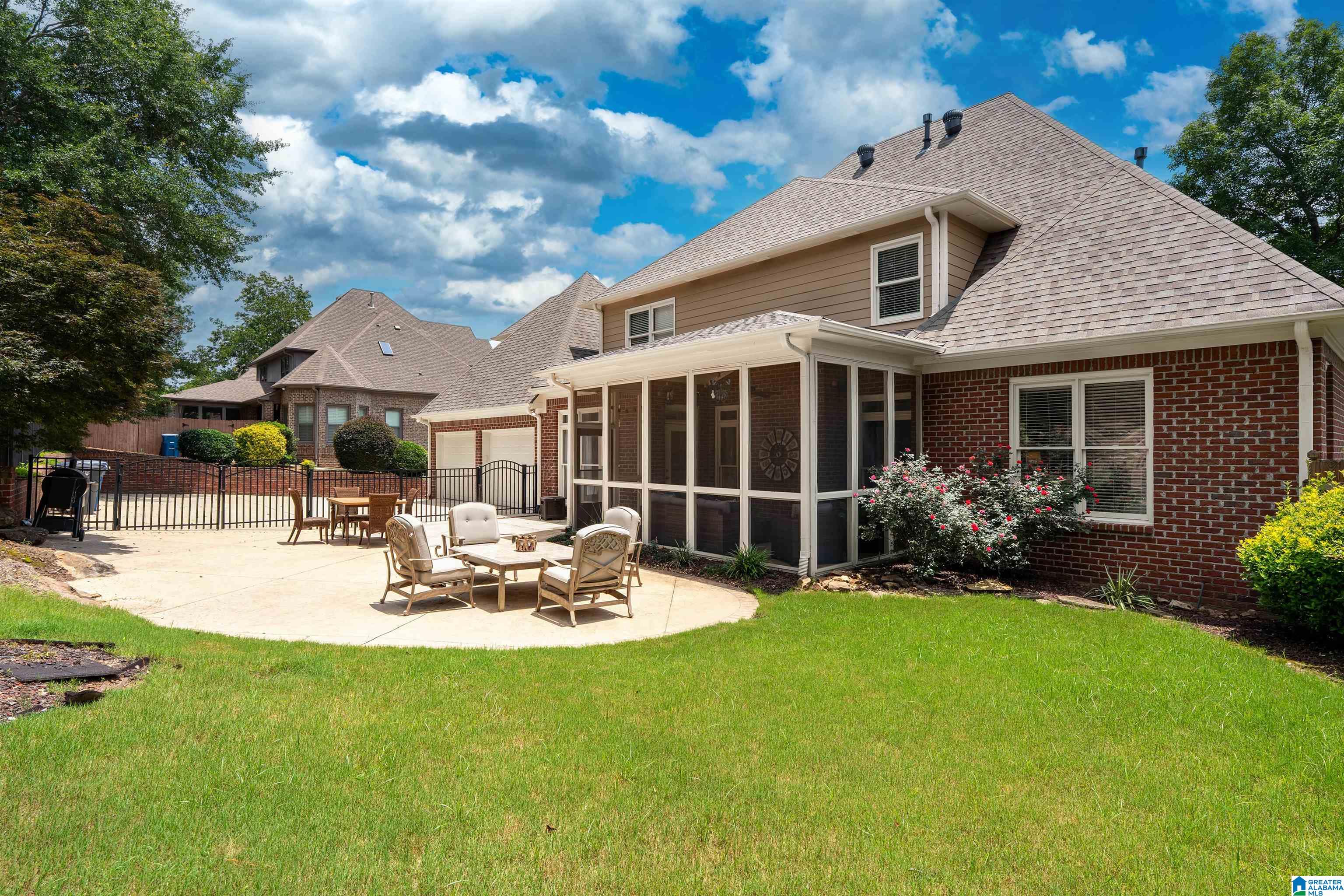 5232 LAKE CREST CIRCLE