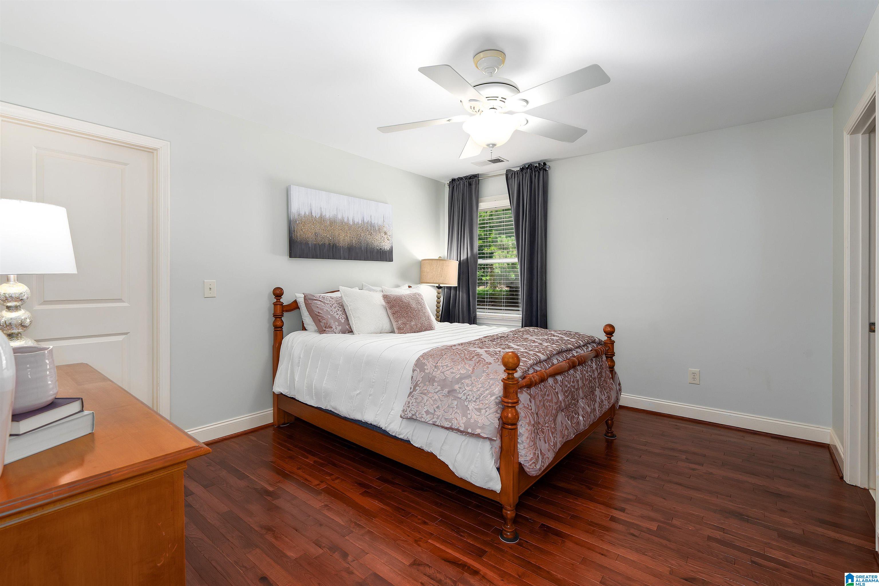 5232 LAKE CREST CIRCLE