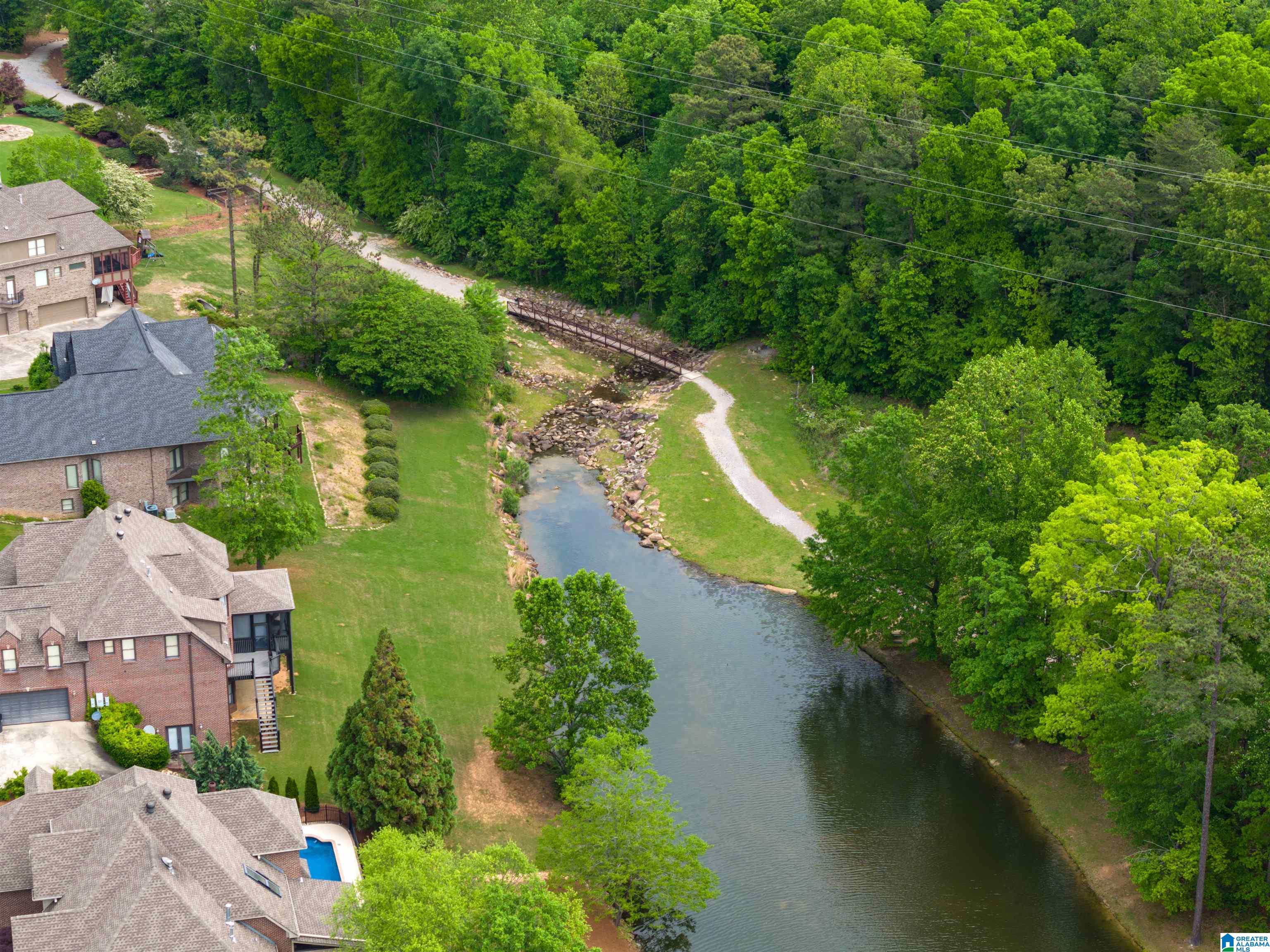 5232 LAKE CREST CIRCLE
