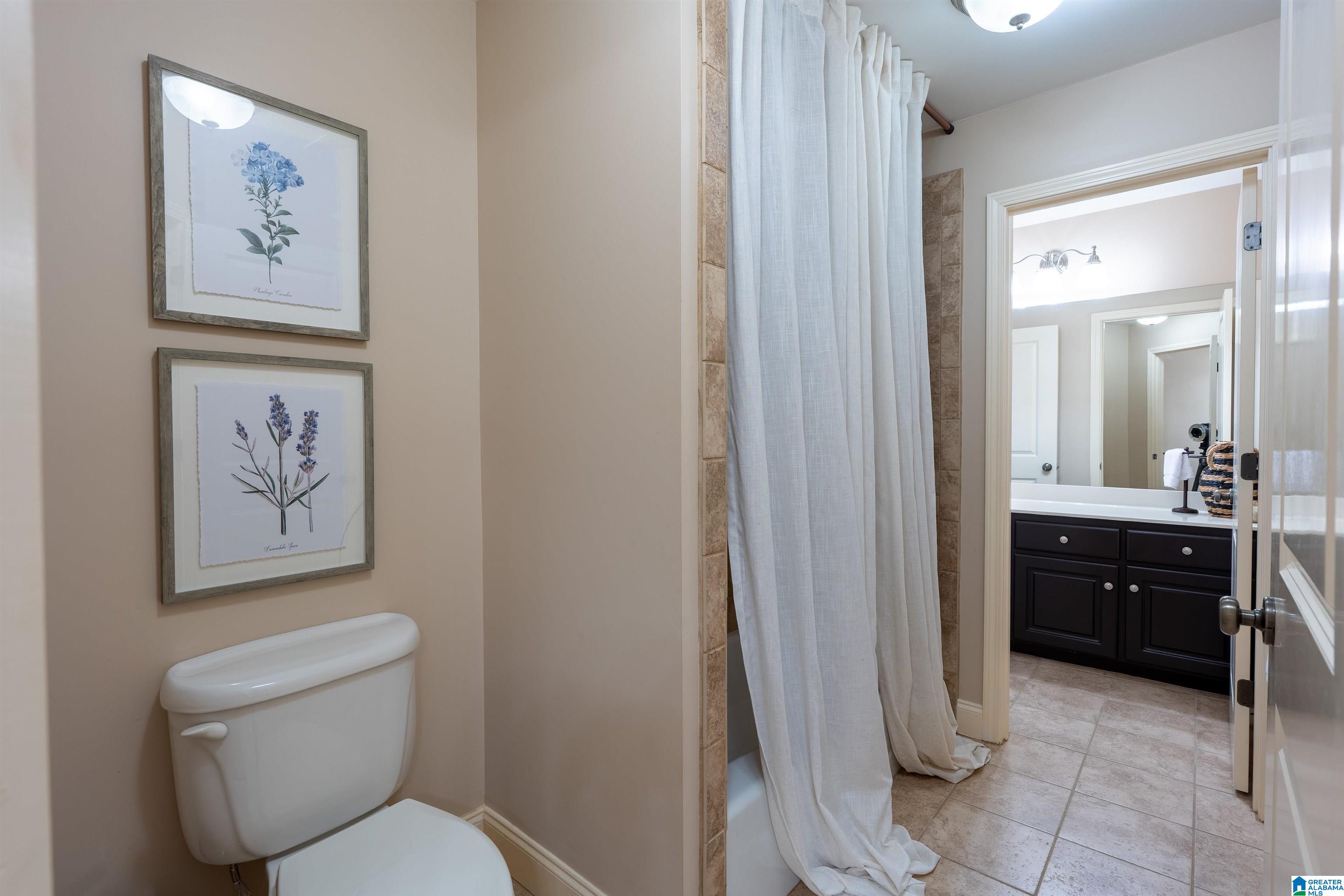 5232 LAKE CREST CIRCLE