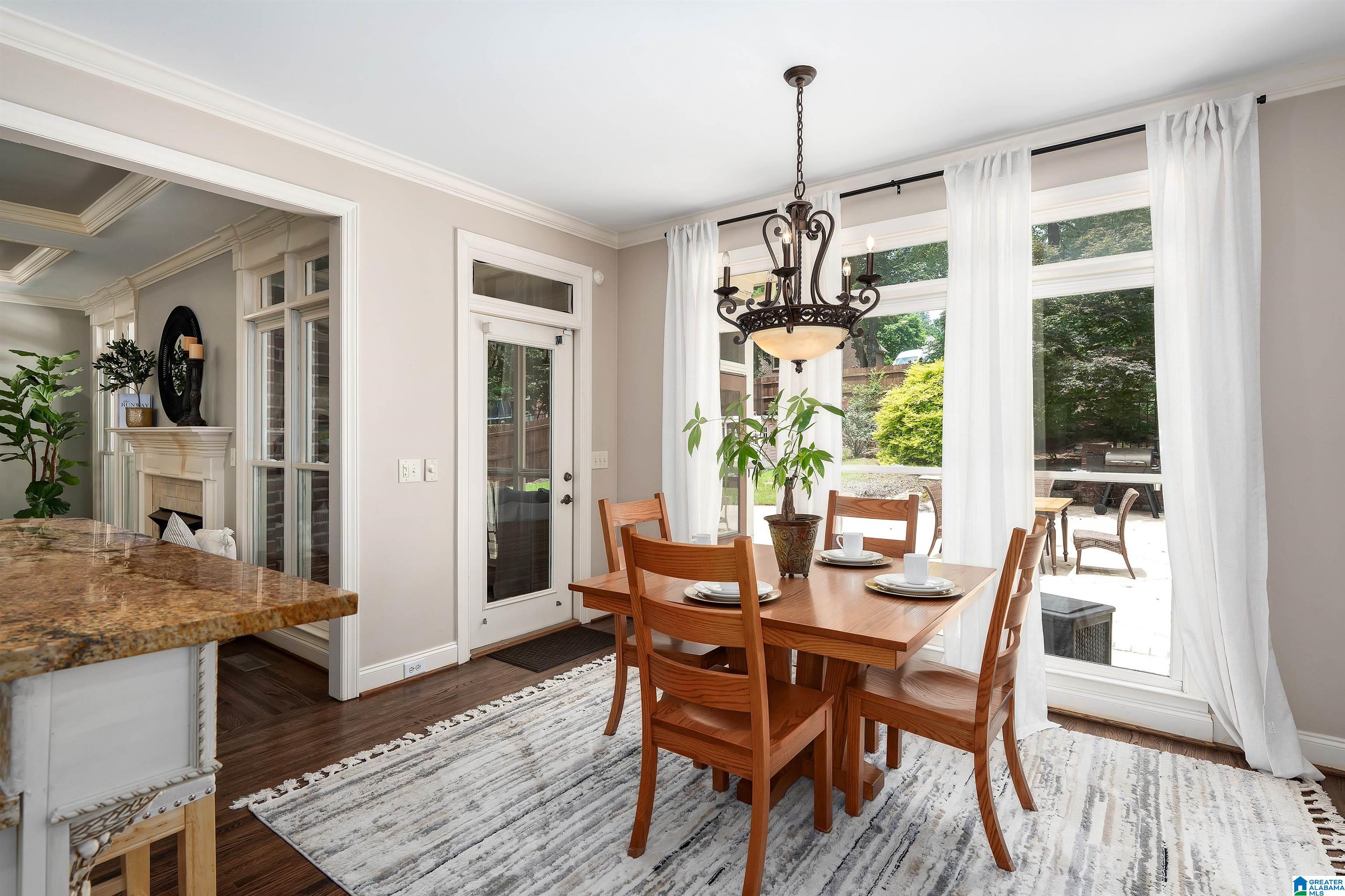 5232 LAKE CREST CIRCLE