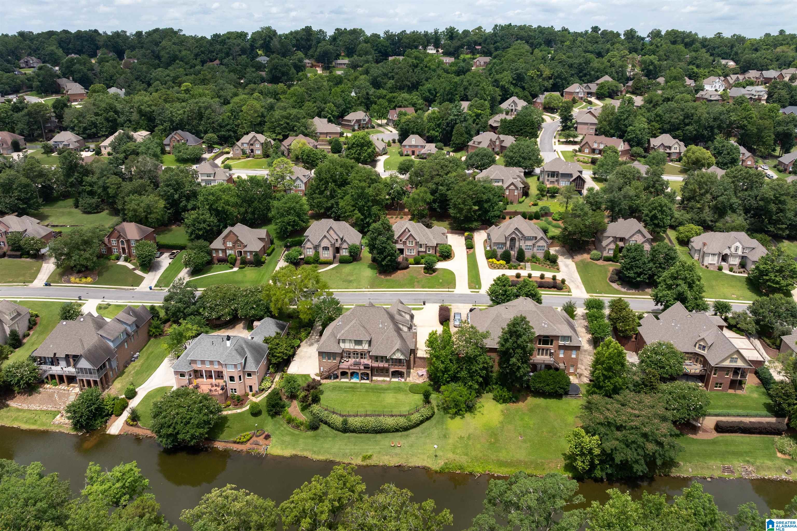 5232 LAKE CREST CIRCLE