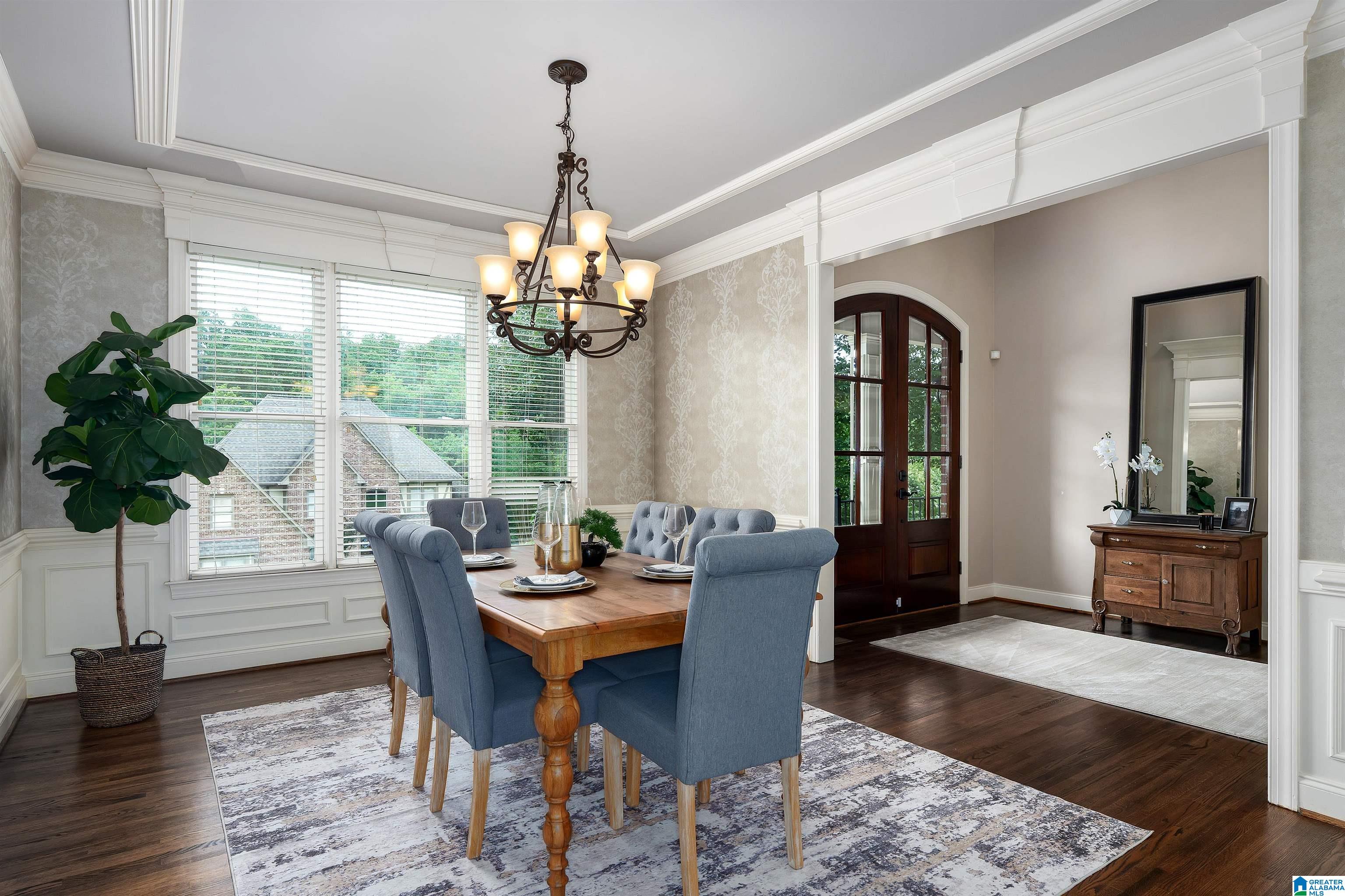 5232 LAKE CREST CIRCLE