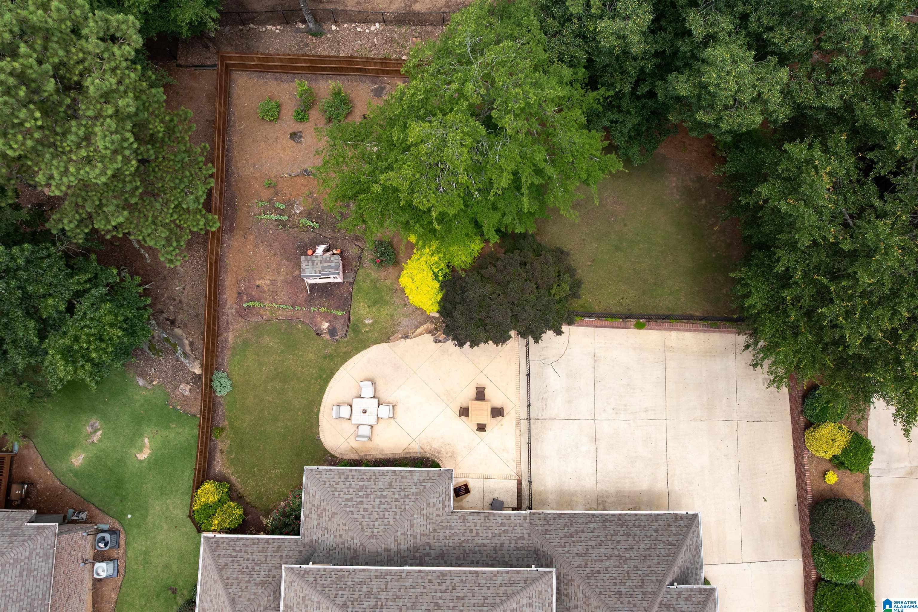 5232 LAKE CREST CIRCLE