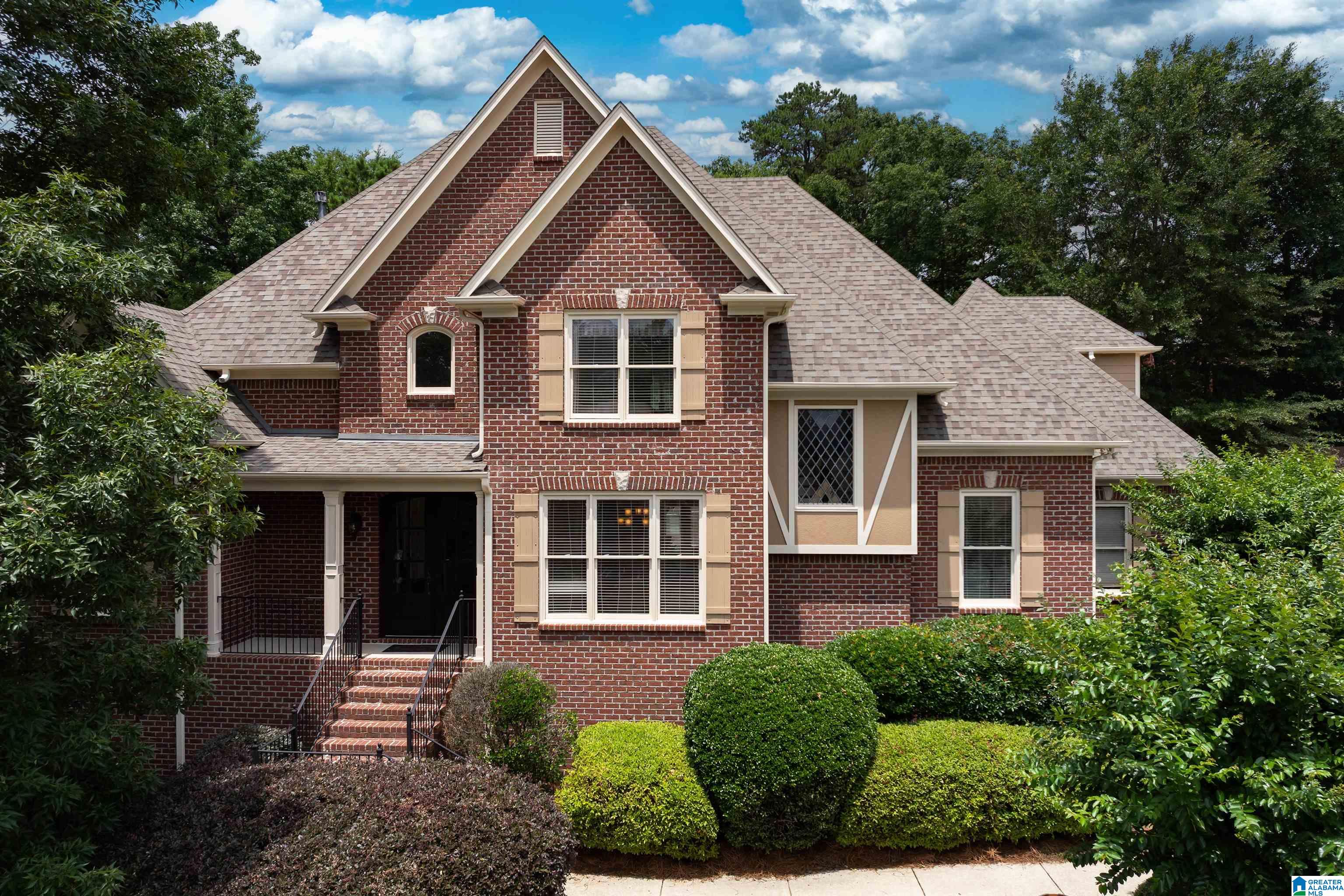 5232 LAKE CREST CIRCLE