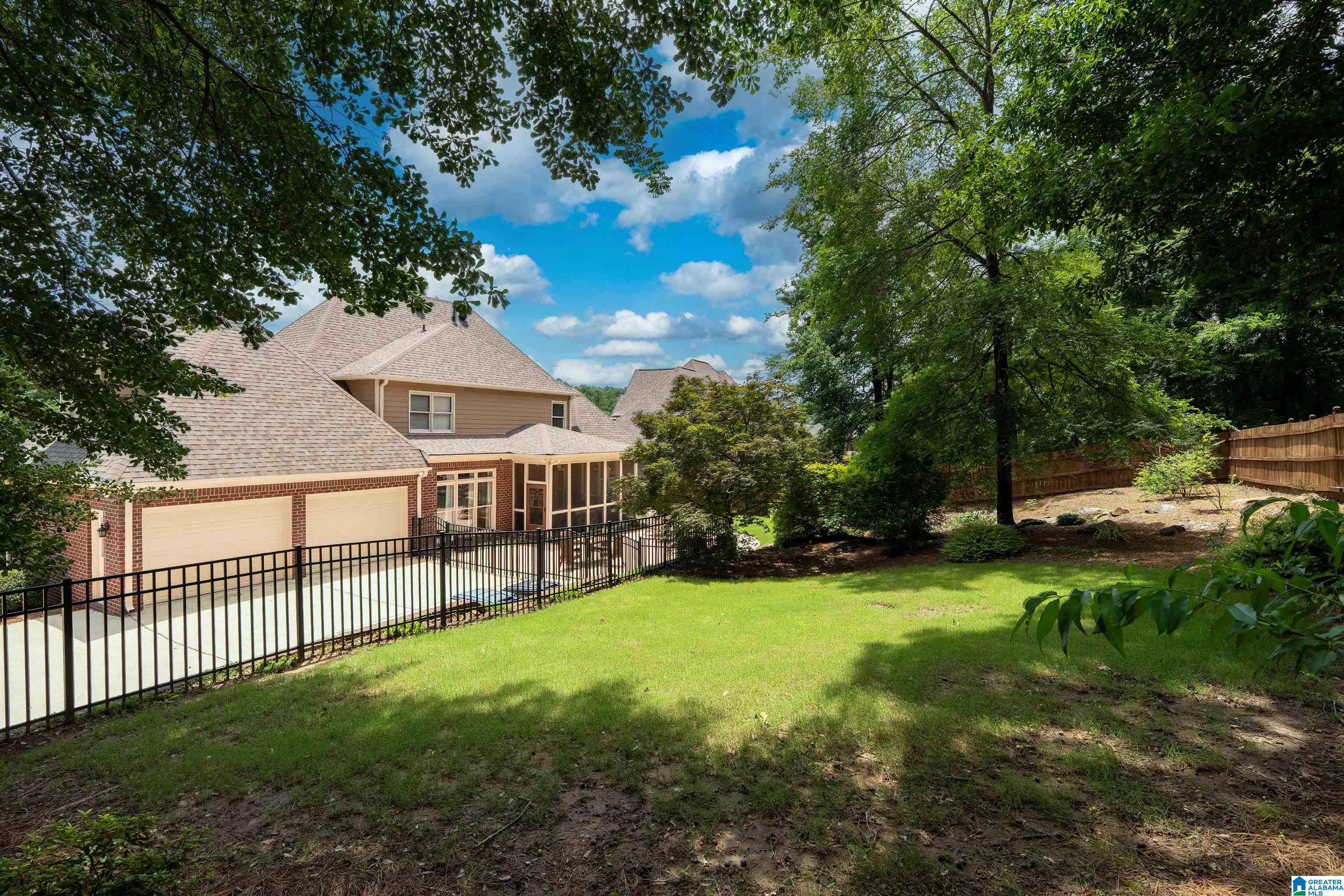 5232 LAKE CREST CIRCLE